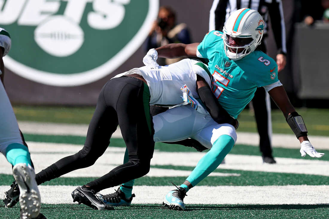 NFL says positions wearing Guardian Caps saw 52% decrease in concussions -  NBC Sports