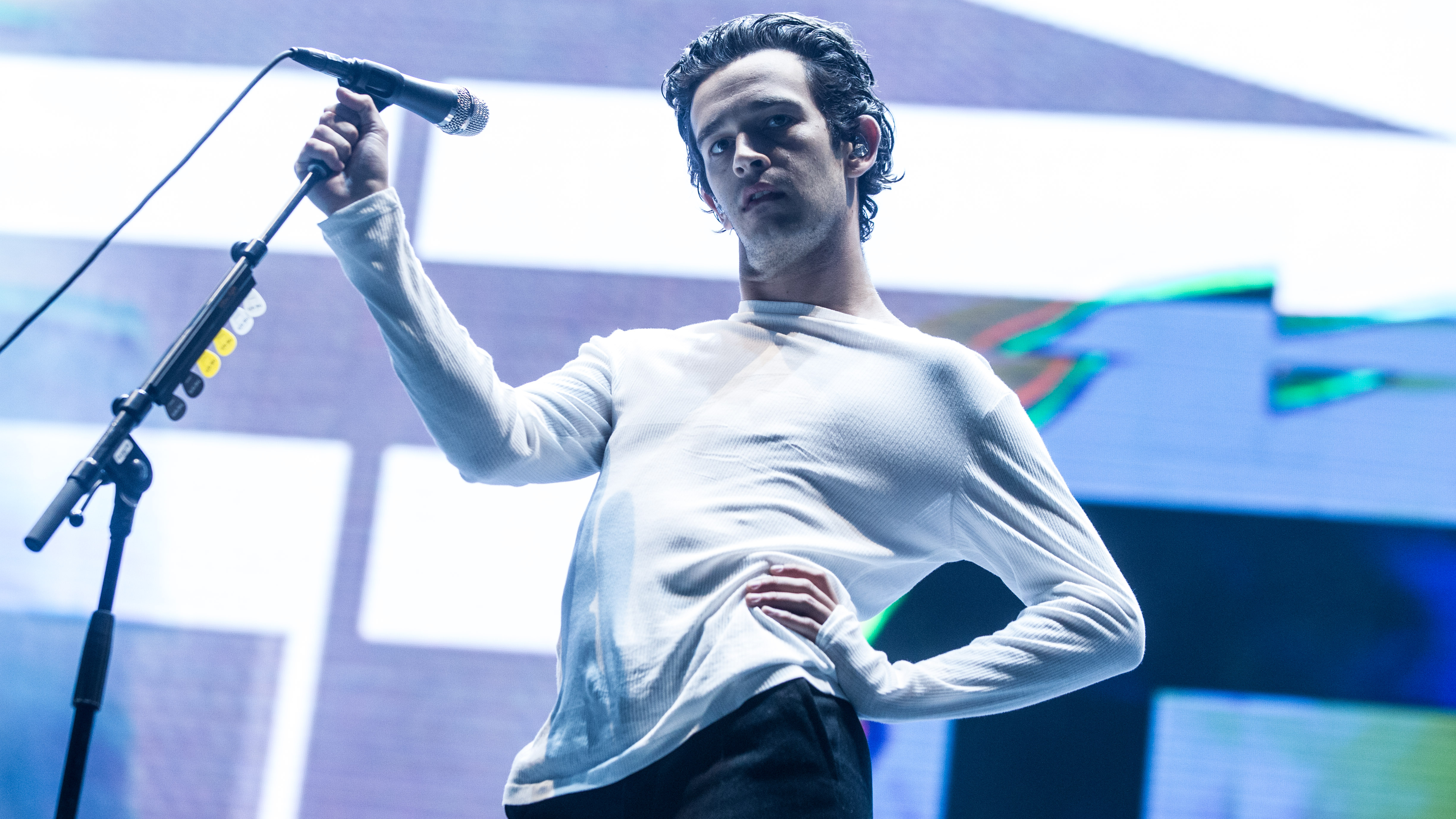 The 1975s Matty Healy sings love songs for self-aware antiheroes image