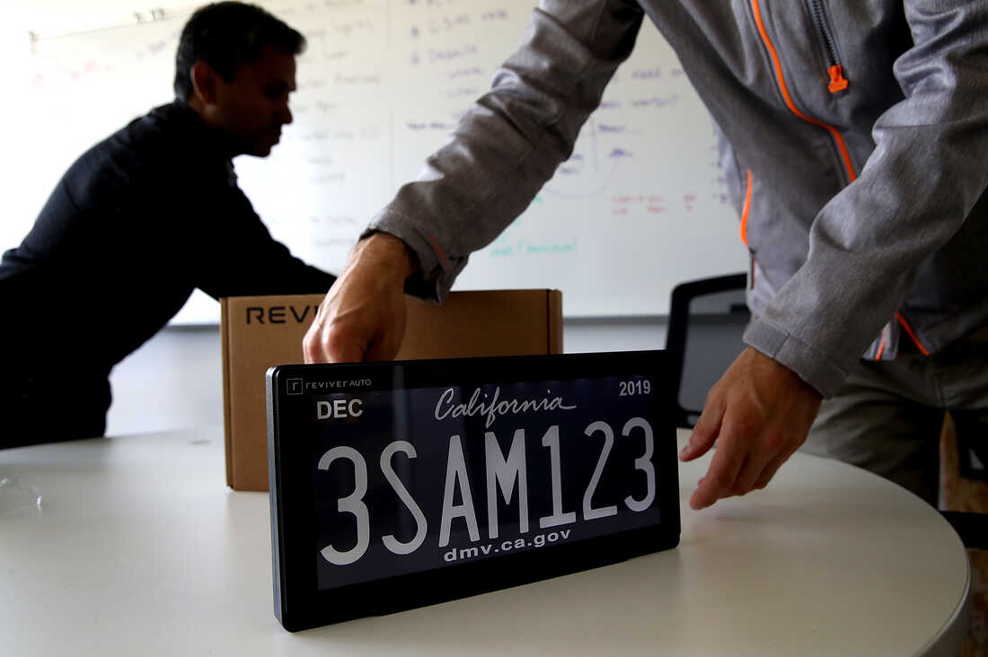 California drivers can now sport digital license plates on their