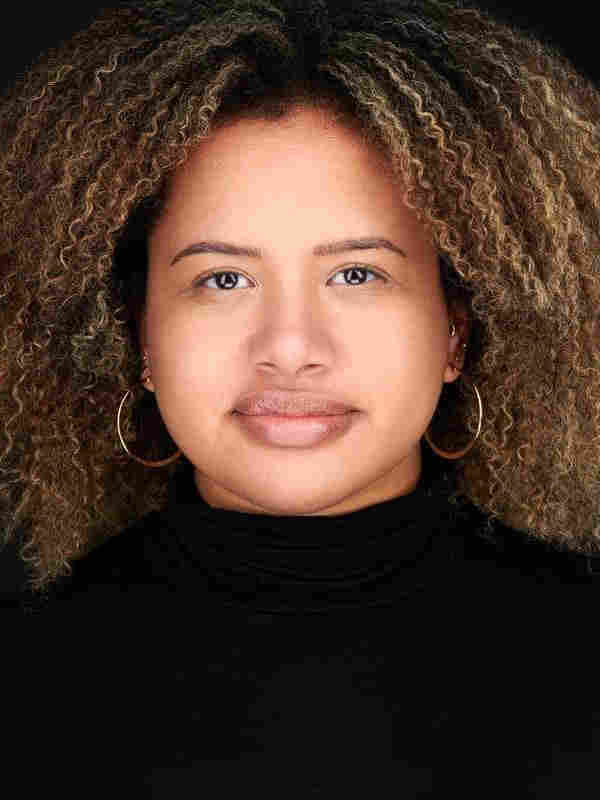Headshot of Giulia Heyward