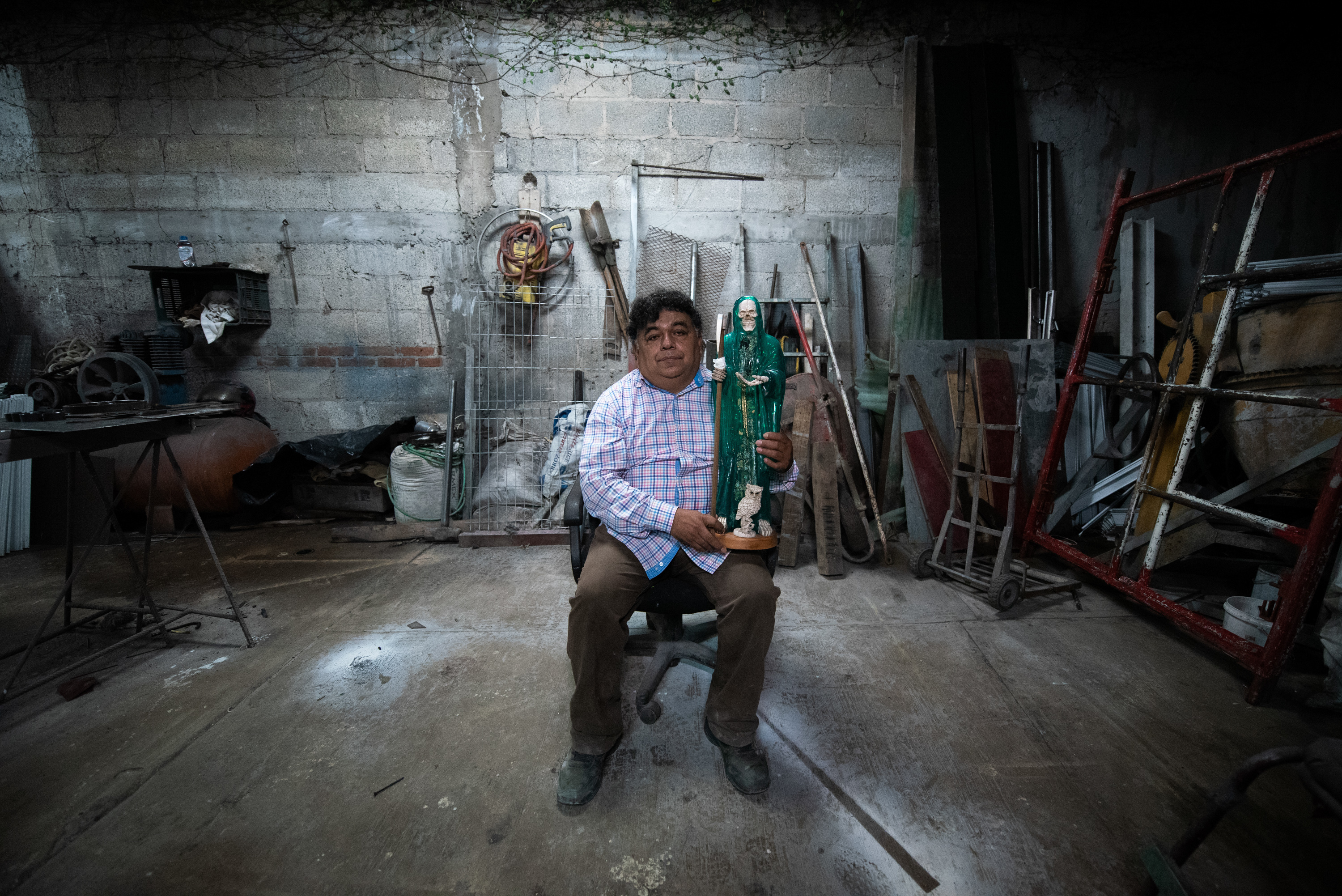 Beyond día de los muertos: The believers of Santa Muerte in Veracruz 6 Don Alberto, 61, is a believer in Santa Muerte thanks to the fact that his faith cured him of cancer in the aortic vein. The doctors had given him up, but his belief healed him.
