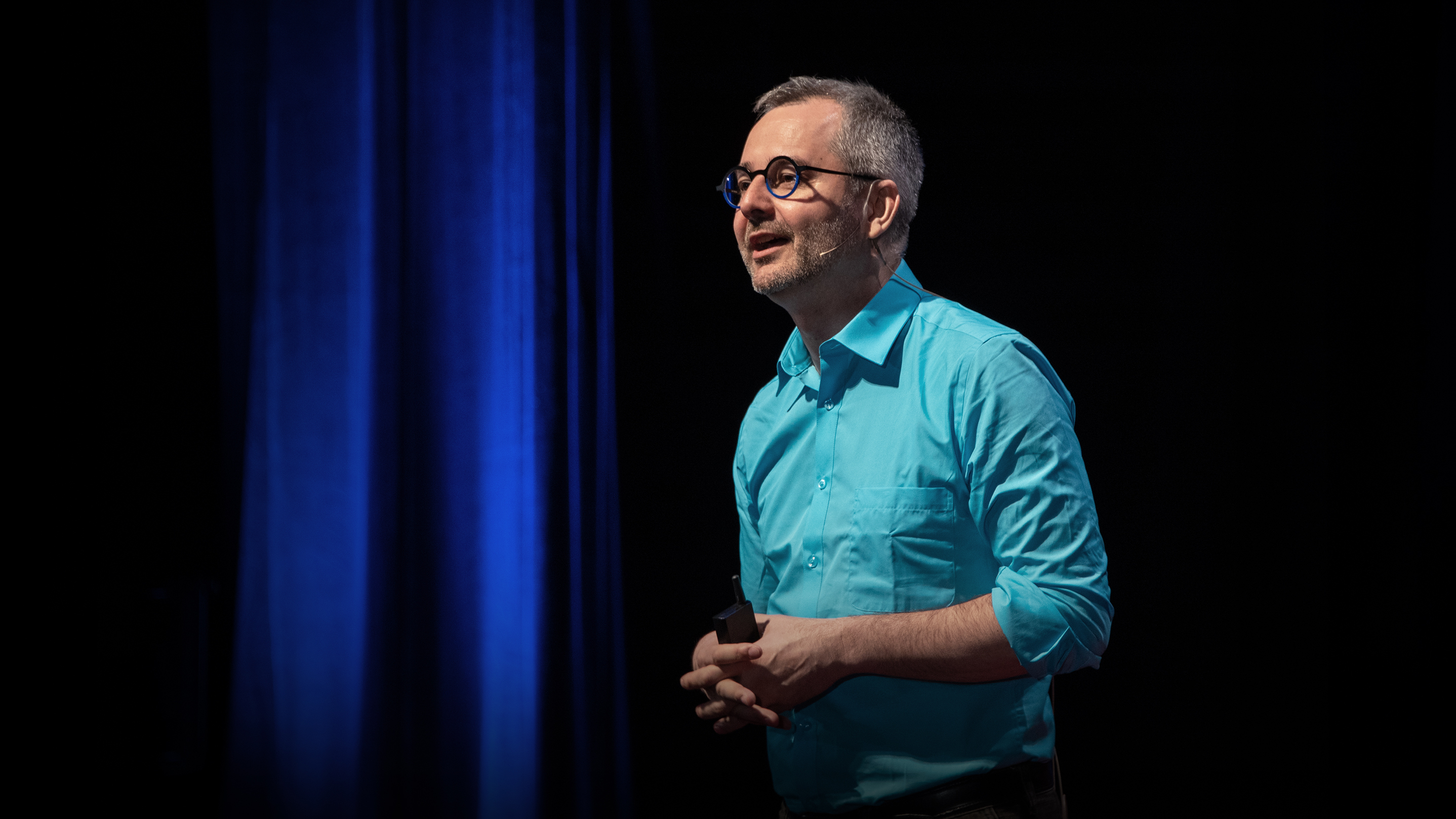 ネットワーク科学 Albert-László Barabási Barabasi_1400.jpg?w=287&h=287&