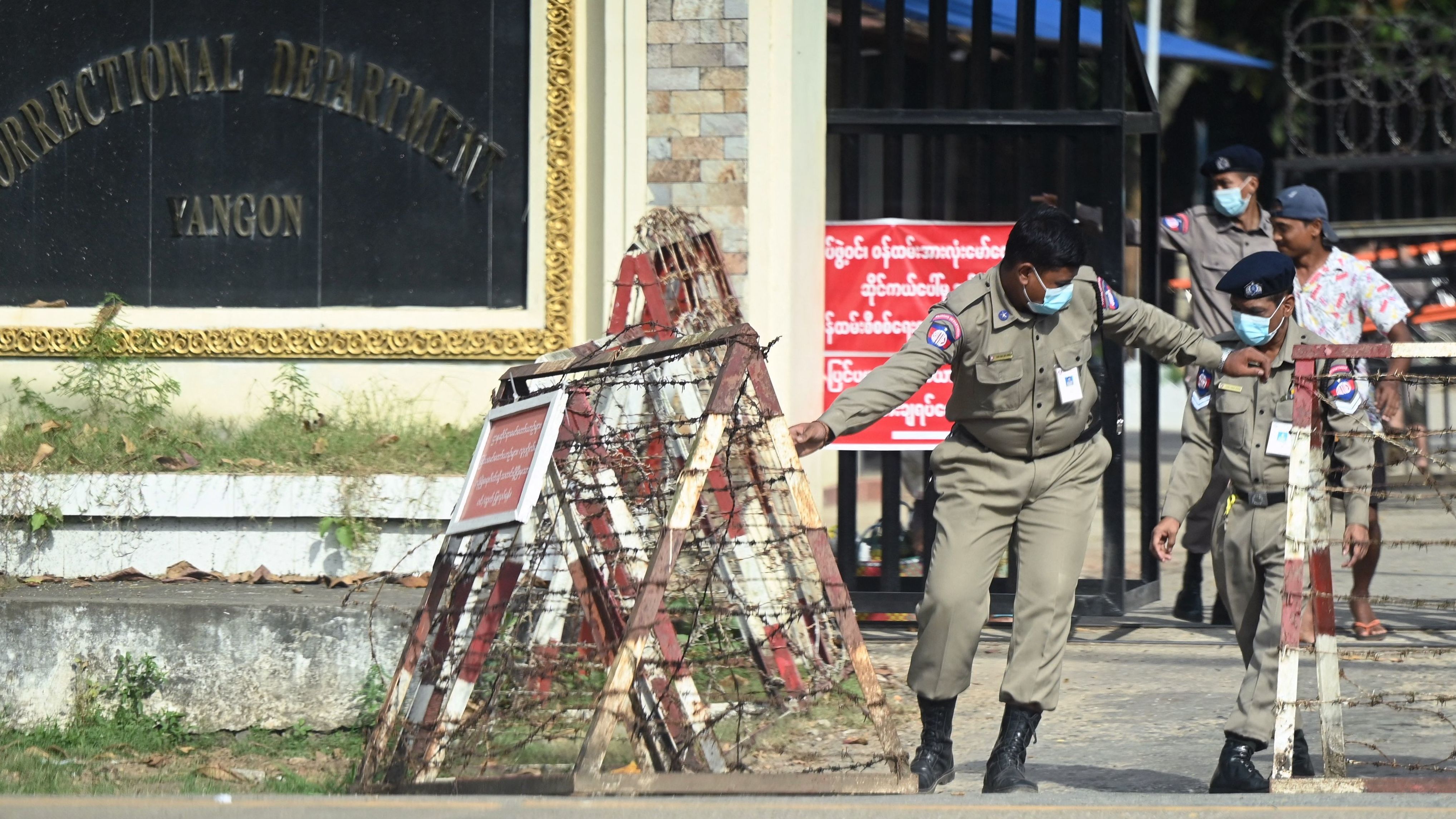 Myanmar reportedly will release 4 foreigners as part of a broad prisoner amnesty Myanmar reportedly will release 4 foreigners as part of a broad prisoner amnesty