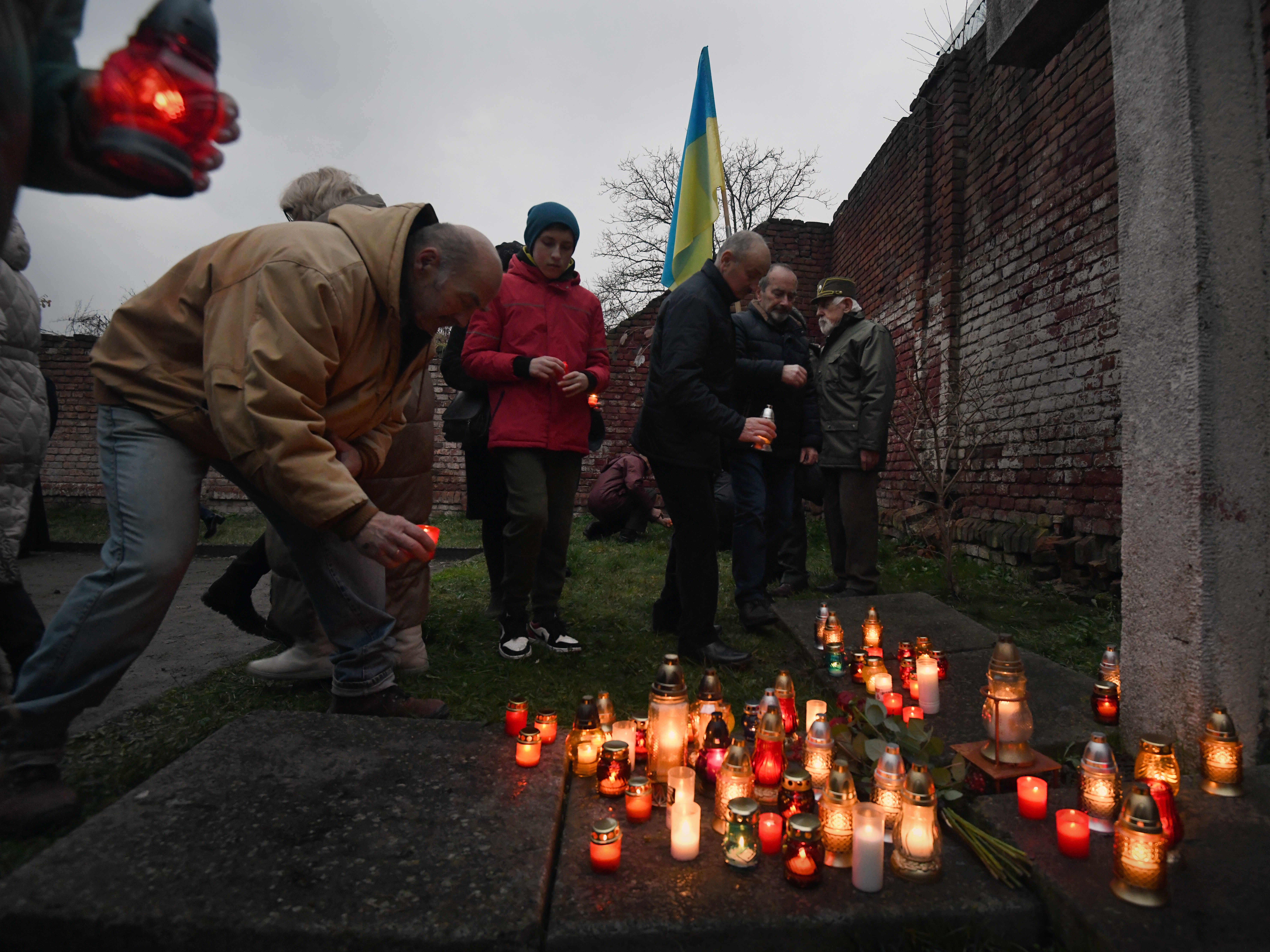 Ukraine remembers a famine under Stalin, and points to parallels with Putin