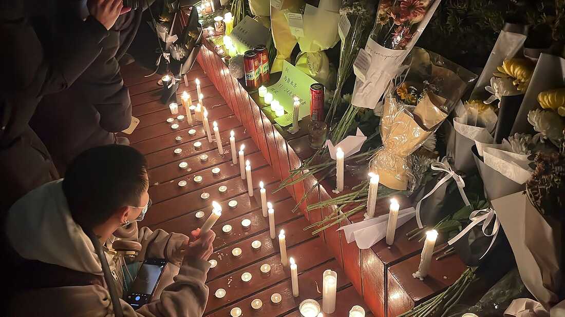 Shanghai Lockdown: People Show Off Using Paper Bags of Luxury Brands