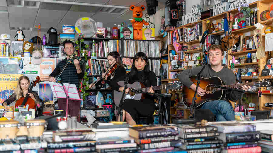 beabadoobee: Tiny Desk Concert