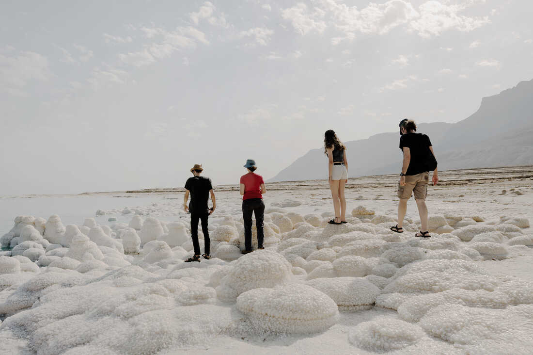 How to get a picture of a salt island in the Dead Sea