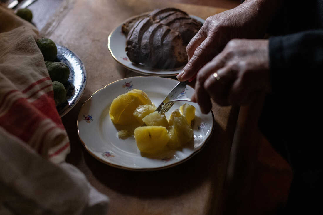 Friends, Family and a Feast: A Hot Pot How-To : NPR