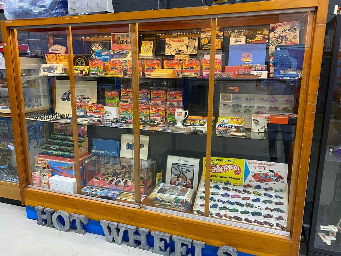 Hot wheels store sales n race case