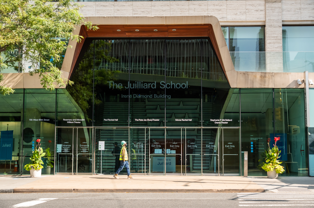 Après les allégations d'inconduite sexuelle de Juilliard, des musiciens de premier plan exigent un changement : NPR 2 Après les allégations d'inconduite sexuelle de Juilliard, des musiciens de premier plan exigent un changement : NPR