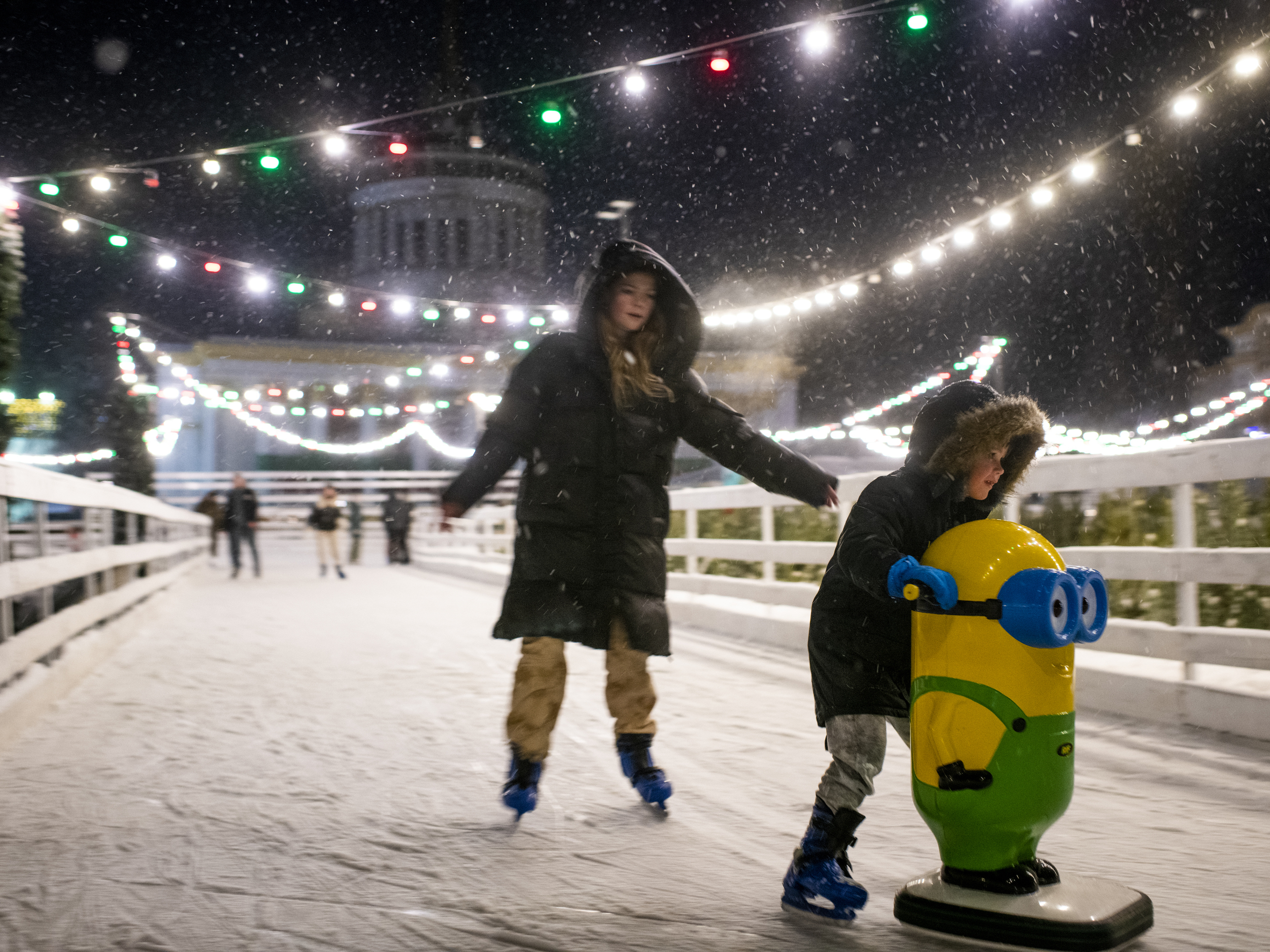 These photos show how daily life continues as Kyiv enters its 2nd winter of war - Vimarsana News