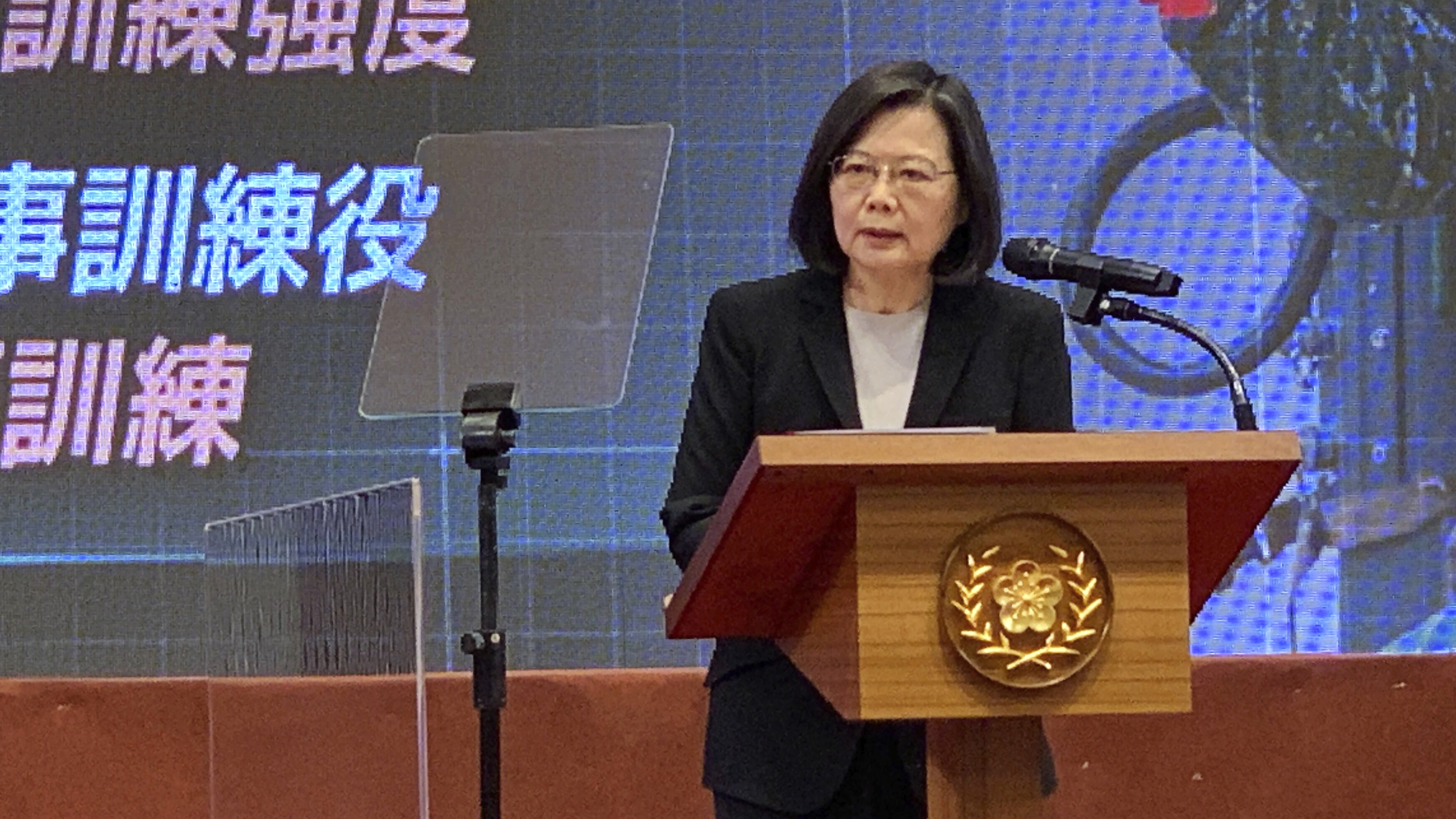 Taiwan increases its compulsory military service as it faces pressure from China