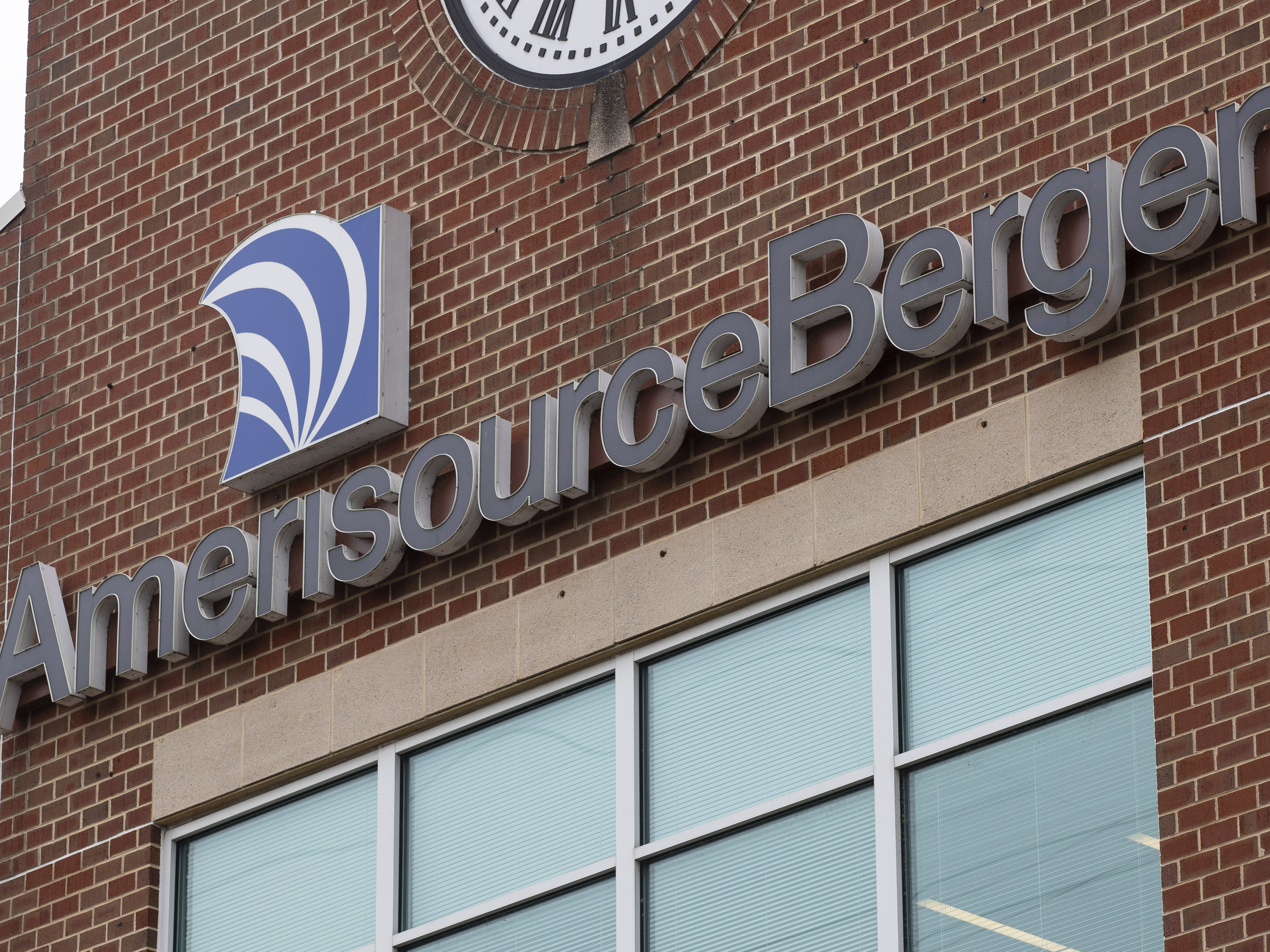 Feds sue AmerisourceBergen over 'hundreds of thousands' of alleged opioid violations - Vimarsana News