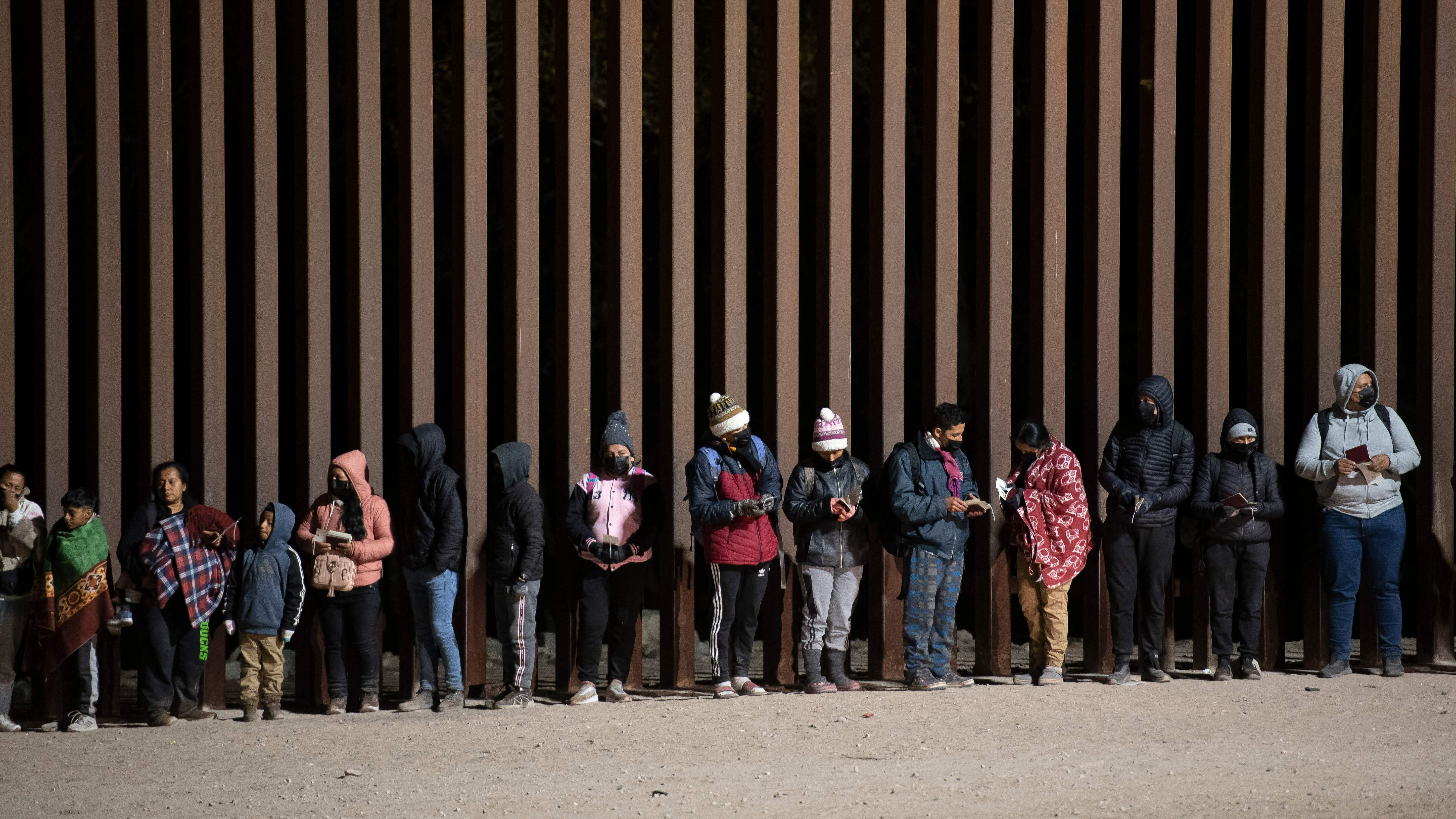 ICE arrests and deportations started to pick up in 2022, a federal report shows 