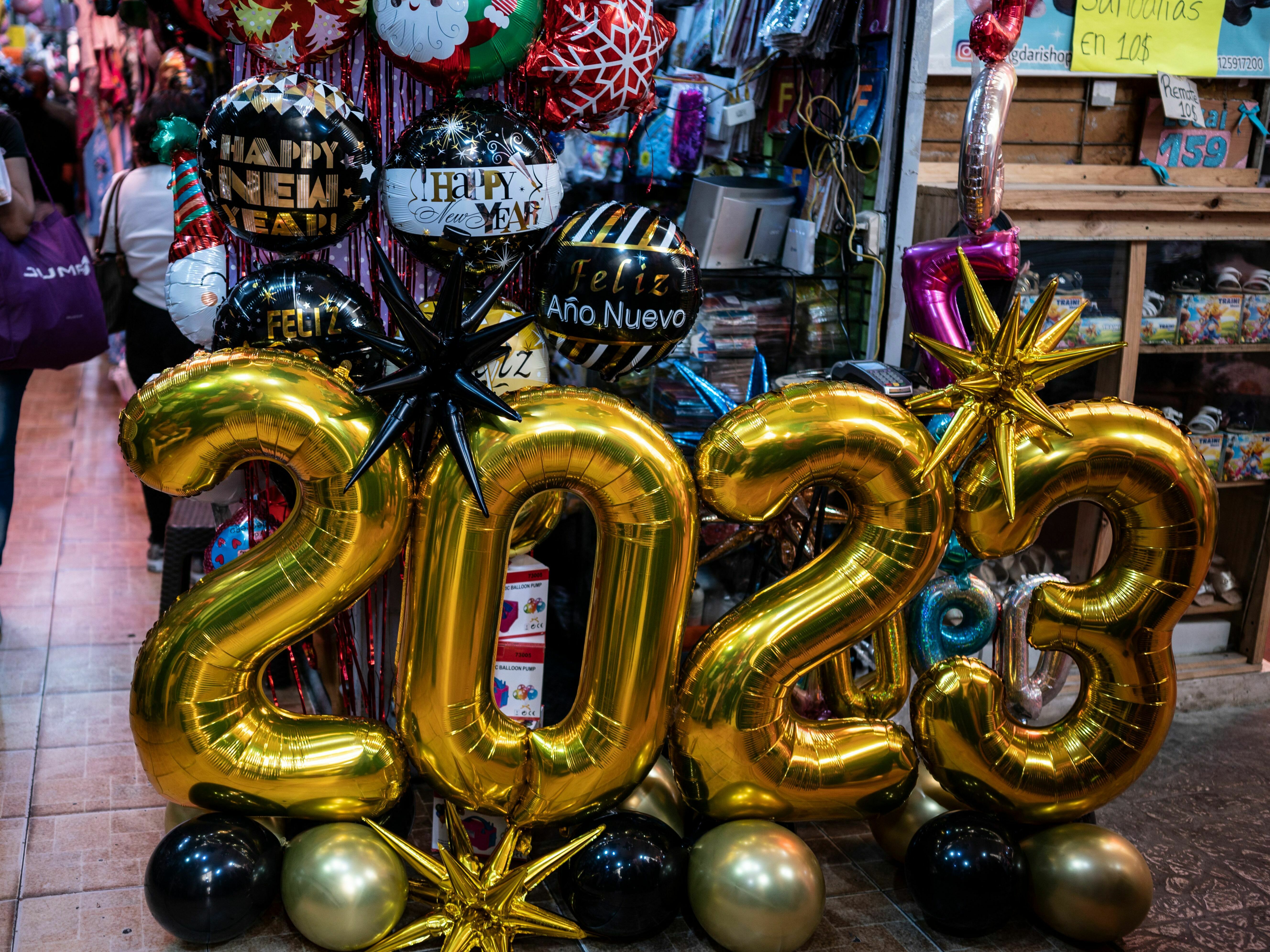 The start of 2023 is the perfect time to revisit experts' century-old predictions about the world. (AFP via Getty Images)
