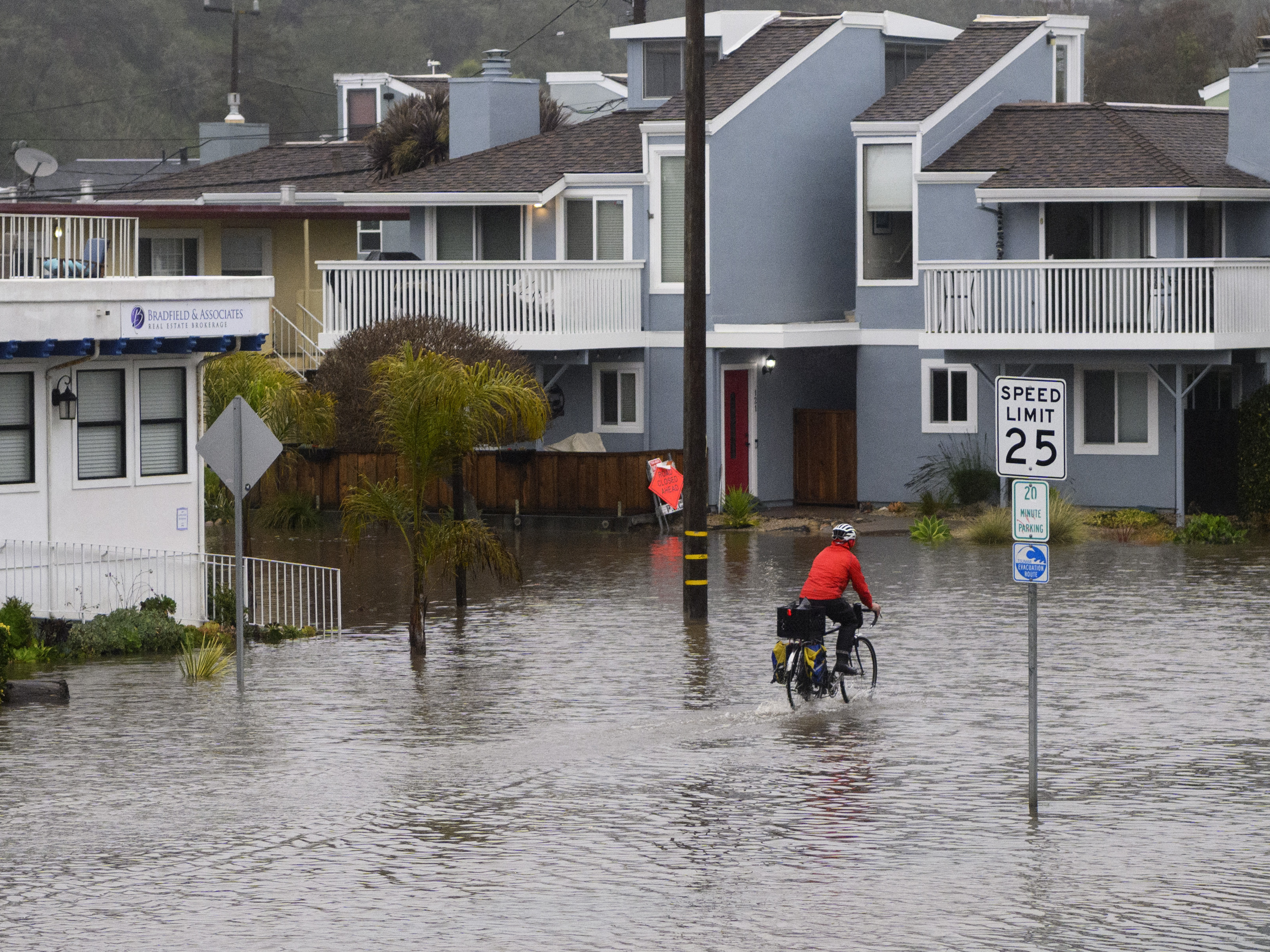 Flooding In California 3 Dead As Storm Pummels California, Causing