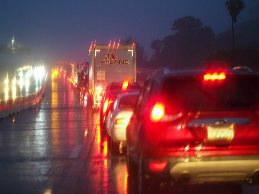 Traffic backs up on U.S. Freeway 101, which was closed near Montecito, Calif., on Jan. 9. (AP)