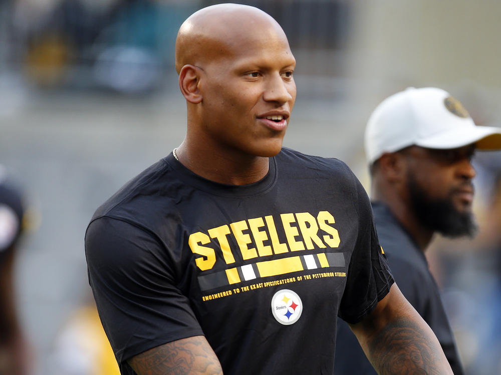Retired NFL player Ryan Shazier, pictured in 2018, relearned how to walk after suffering a spinal cord injury during a 2017 game. (Getty Images)