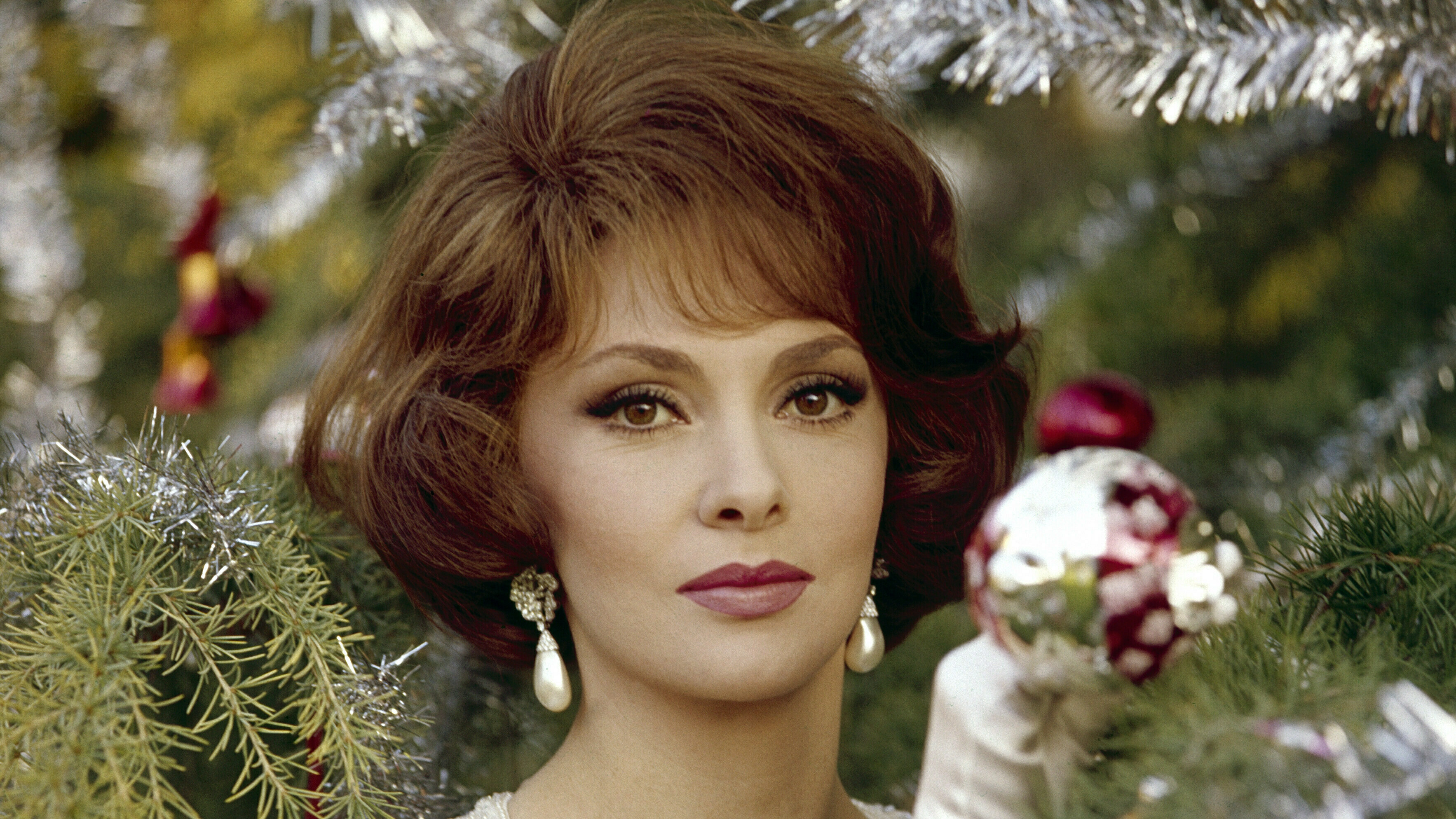 Gina Lollobrigida dies at age 95 : NPR