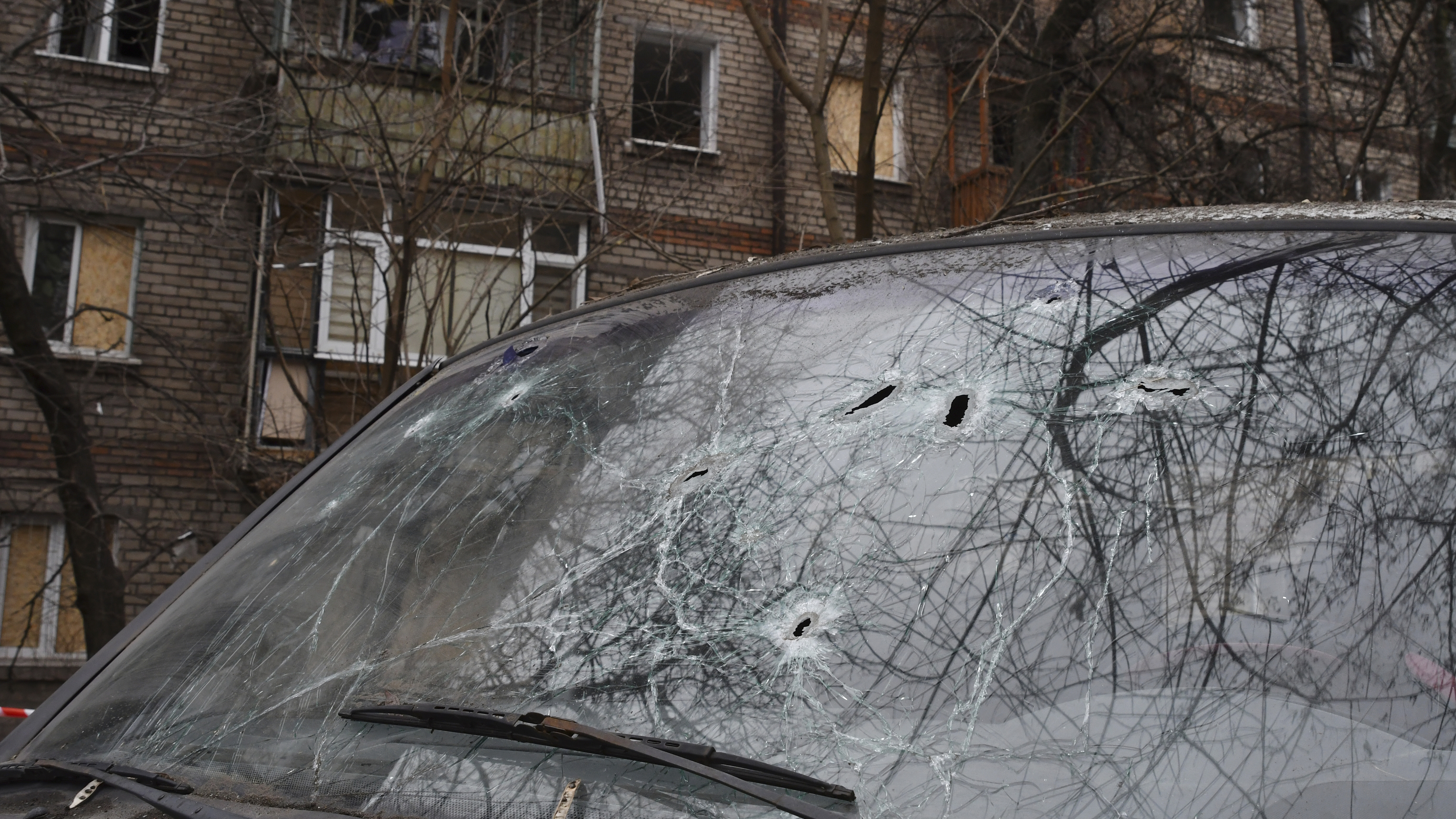 Helicopter crash near the Ukrainian capital Kyiv kills 17, including top officials