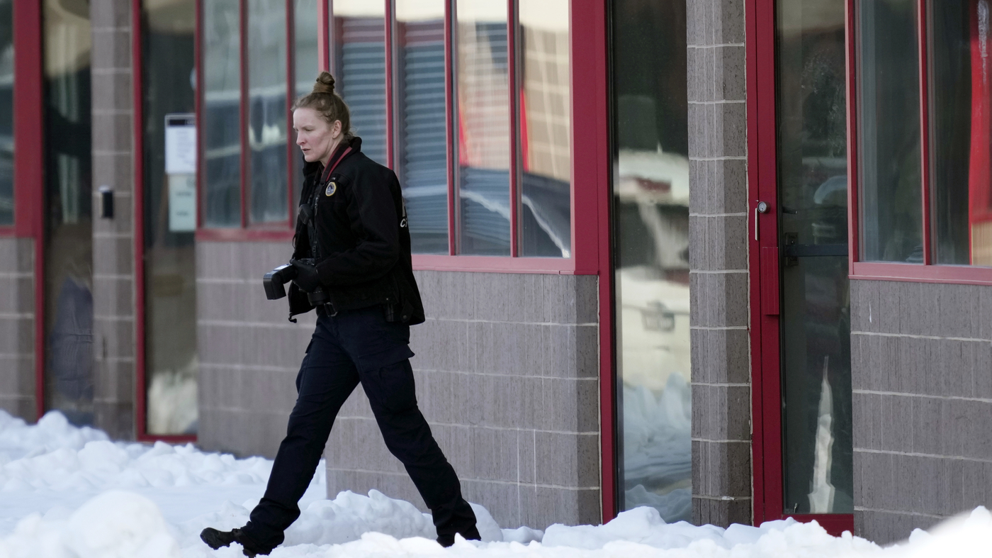 Police say 2 students were killed and 1 man hurt in Des Moines shooting : NPR - Vimarsana News
