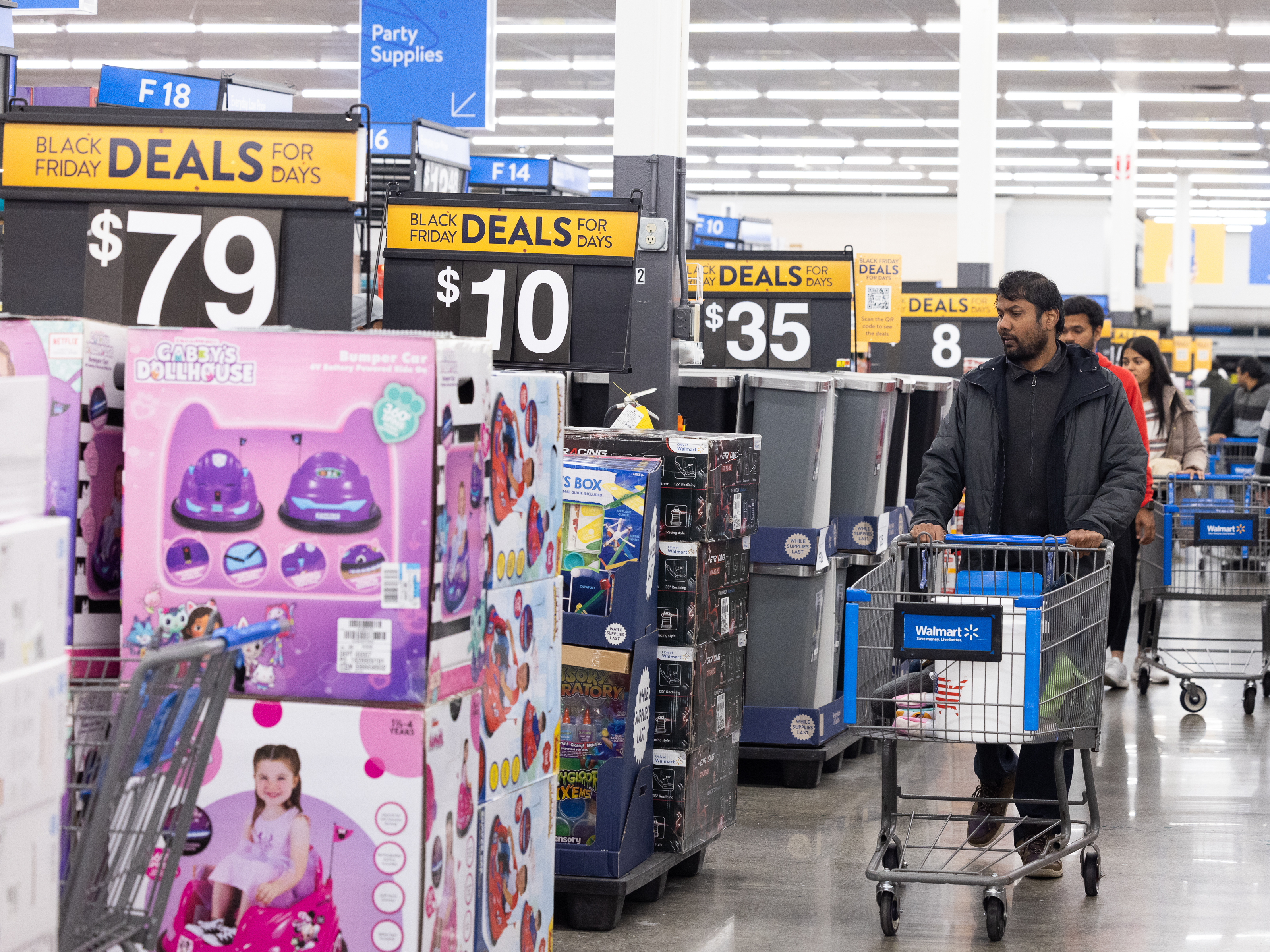 What one Walmart store's prices taught us about the economy : NPR