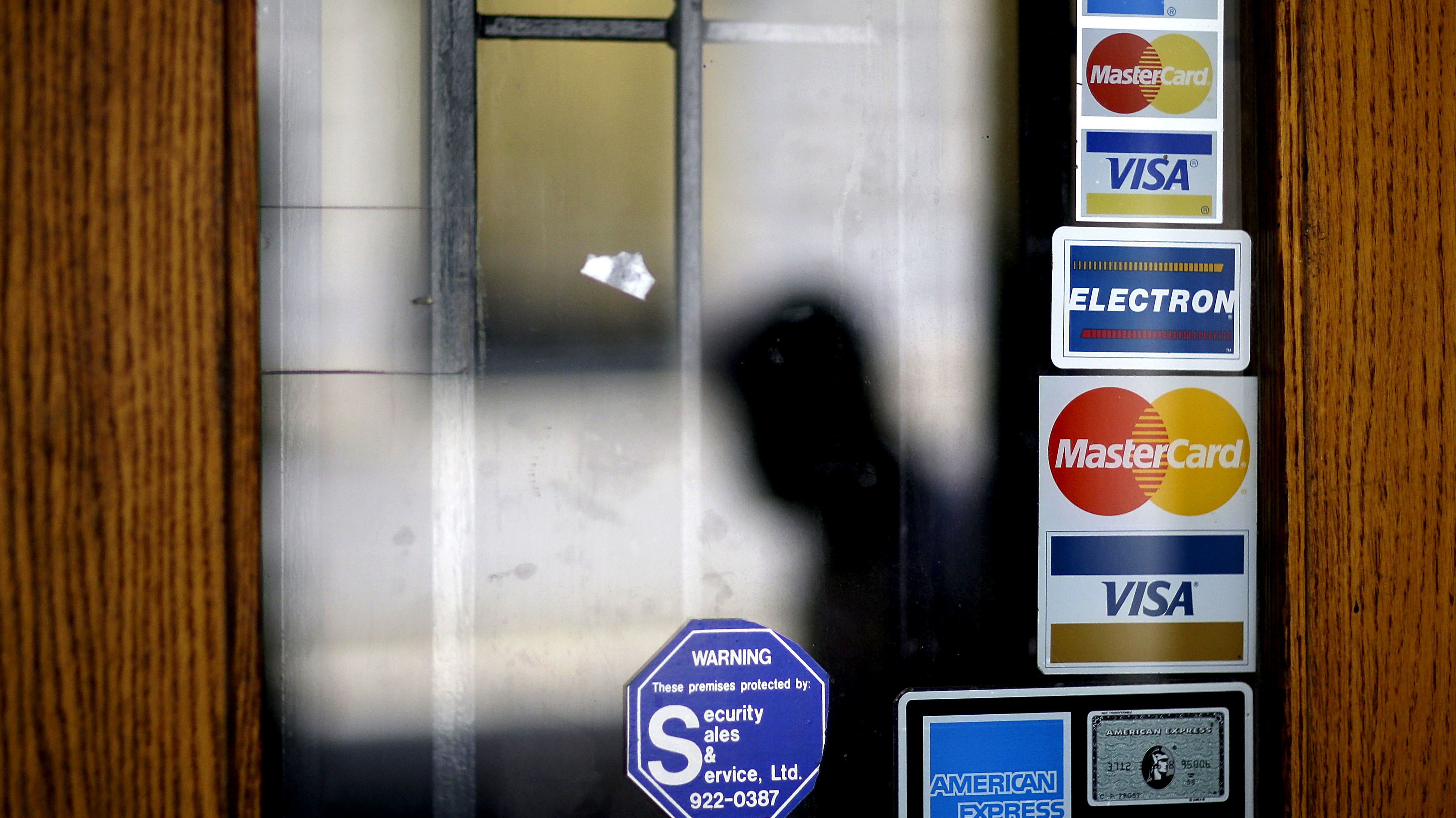 Miss a credit card payment? Federal regulators want to put new limits on late fees Miss a credit card payment? Federal regulators want to put new limits on late fees