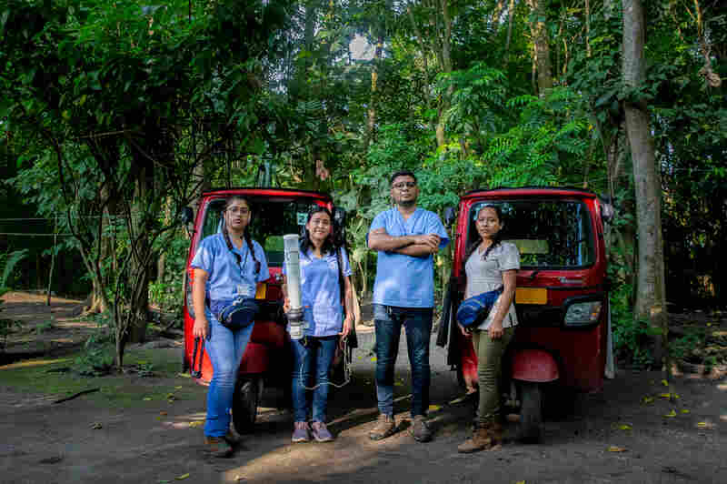 Look out, mosquitoes. Cecilia González, Neudy Rojop, Eduardo Barrios and Damaris Sanchez have just returned from collecting the insects and interviewing residents in the village of Los Encuentros, Guatemala.