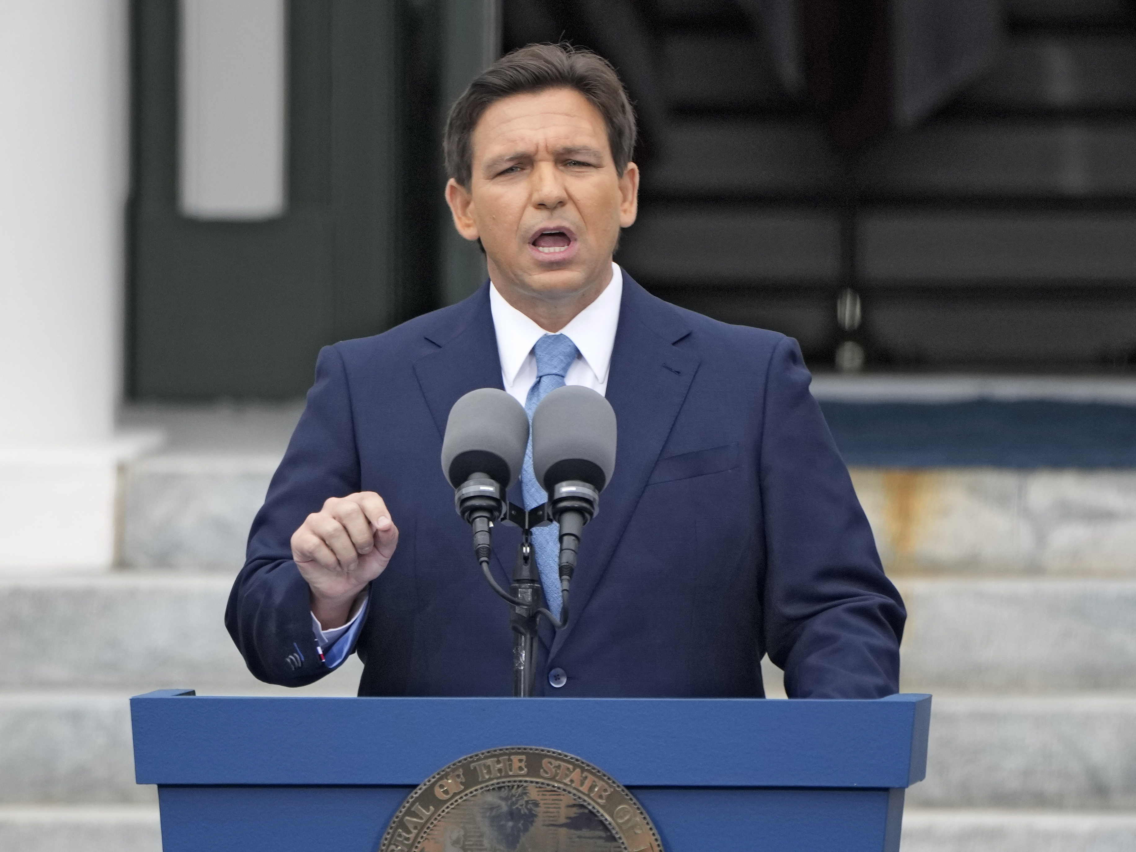 After Martha's Vineyard, lawmakers give DeSantis $10 million more to move migrants - Vimarsana News