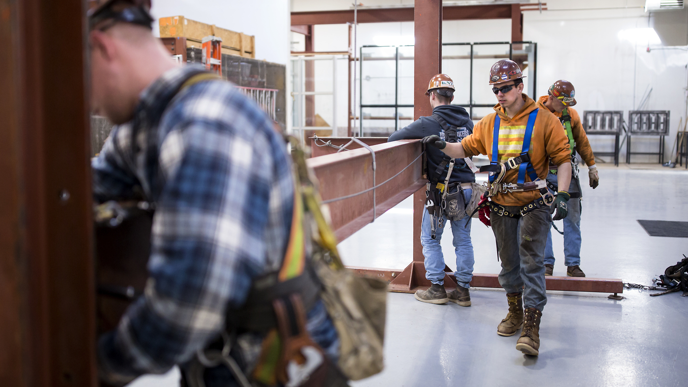 While many students aim for college, high-paying trade jobs sit empty. : NPR - Vimarsana News