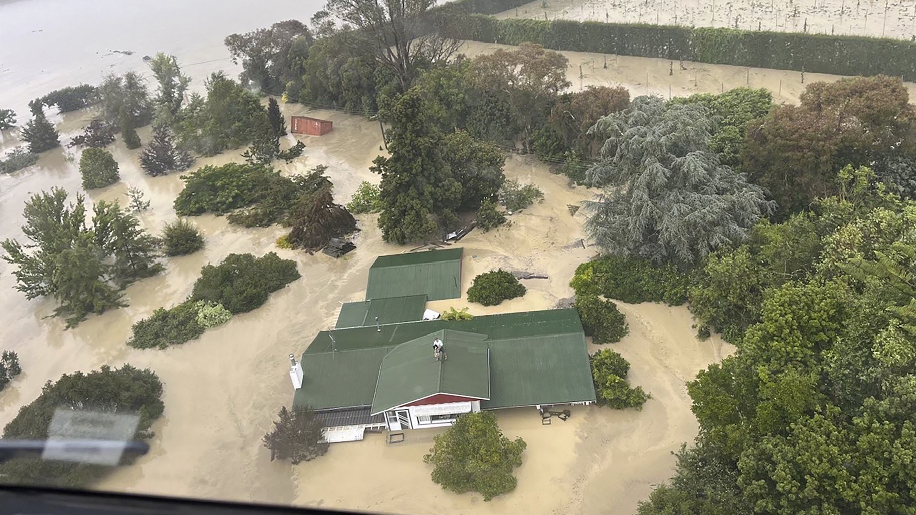 New Zealand plans final rescues soon after a cyclone kills 2