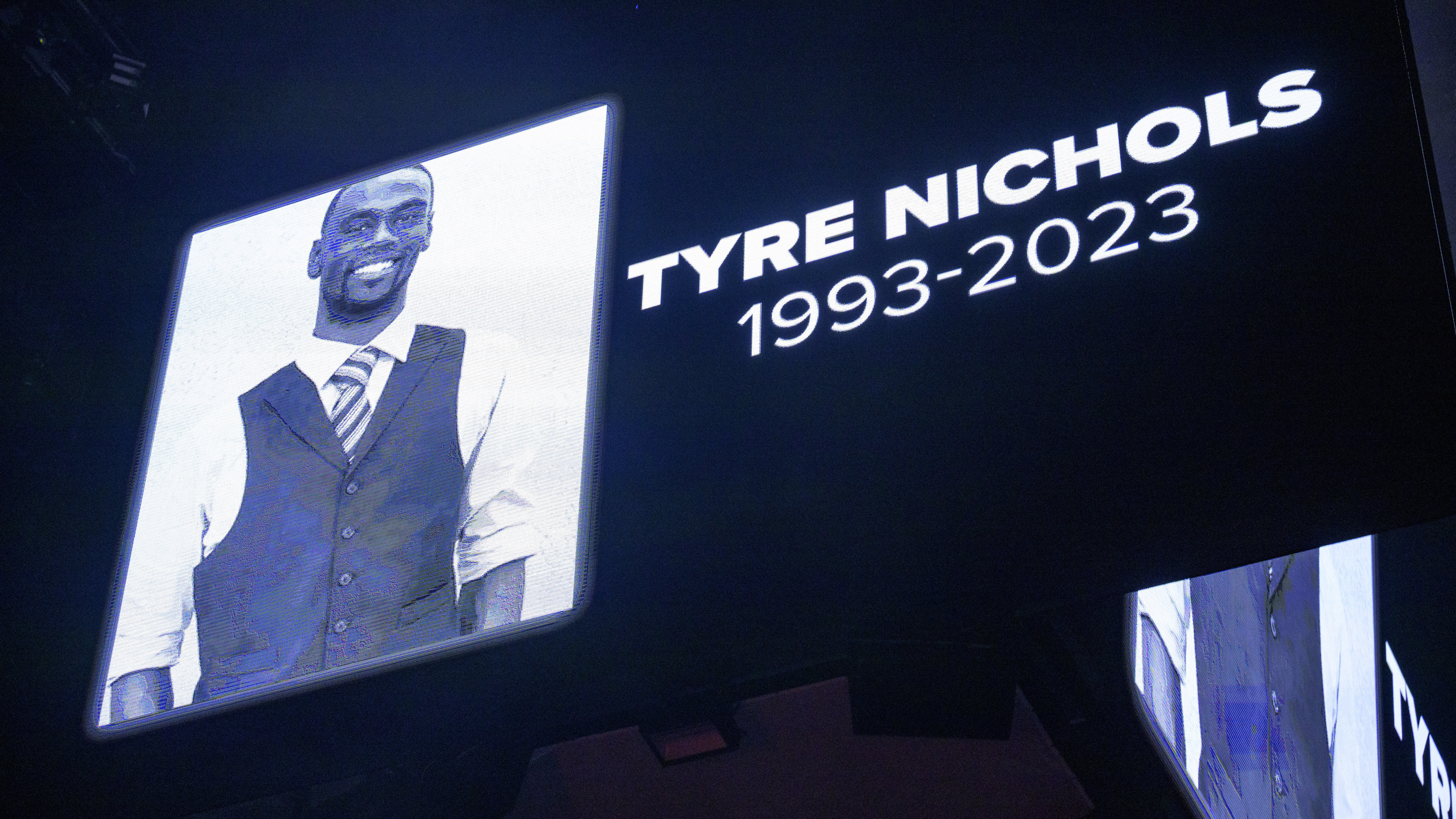 2 deputies who were suspended in the Tyre Nichols case didn't keep their bodycams on