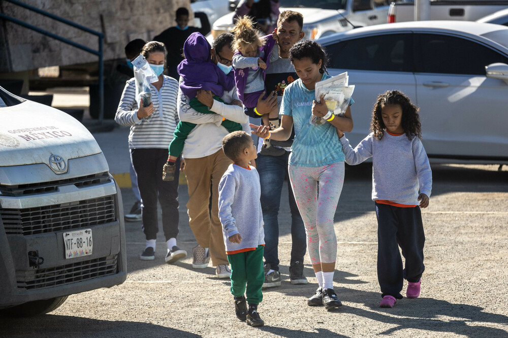 Migrant families from Venezuela return to Mexico after being expelled from the United States to Ciudad Juárez in January. (Getty Images)