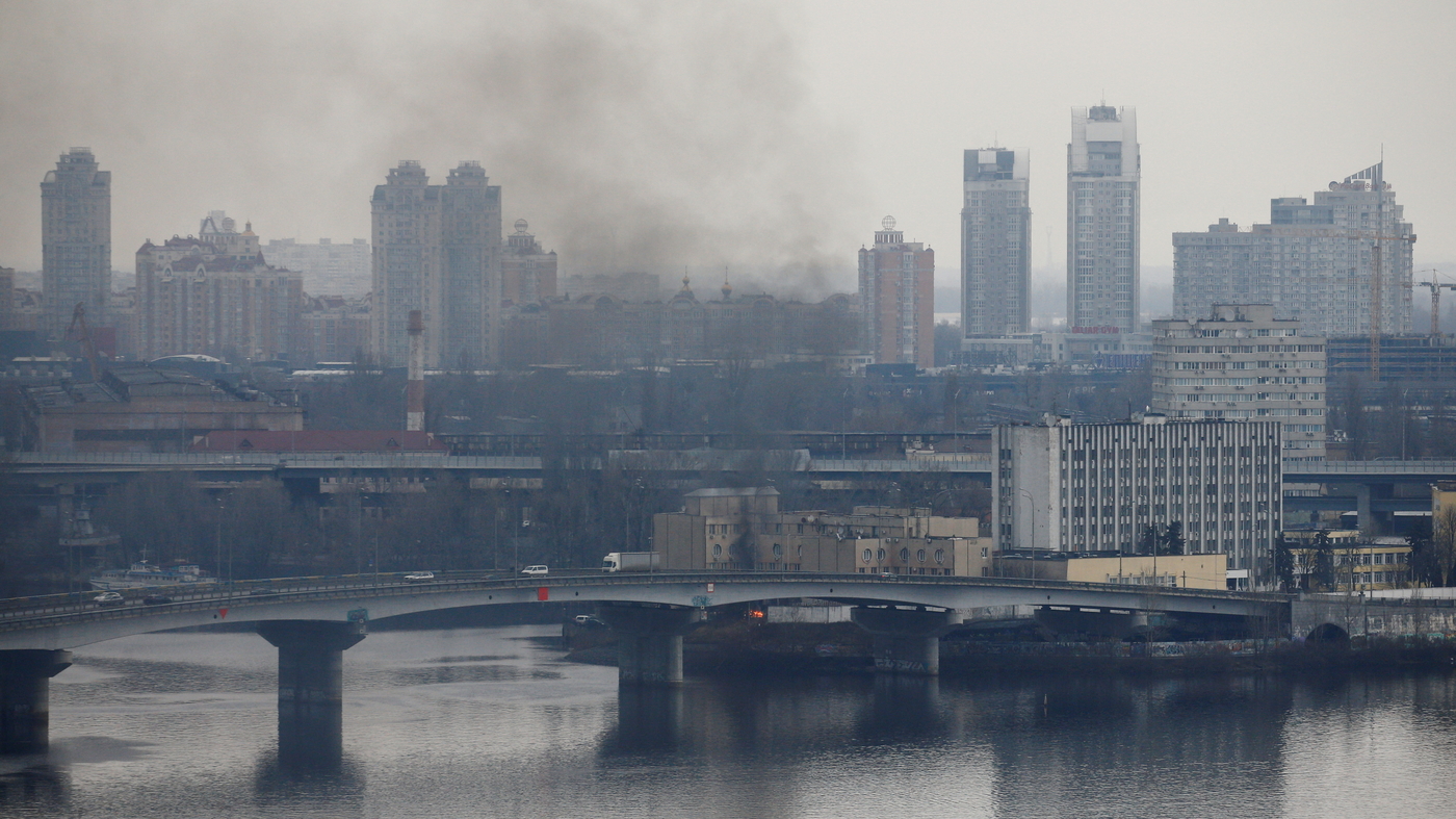 Russia bombards Ukraine with cyberattacks, but the impact appears limited - Vimarsana News