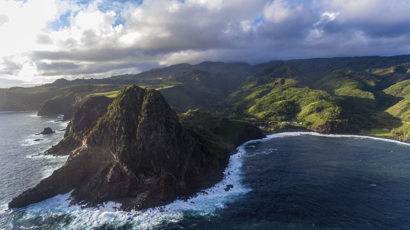2 Native Hawaiians get prison in hate crime beating of white