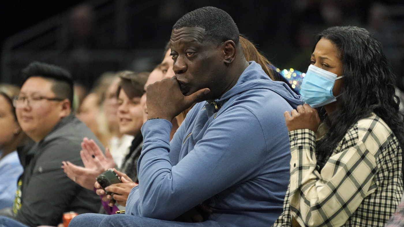 Shawn Kemp, the former NBA superstar, is arrested over a shooting in a parking lot