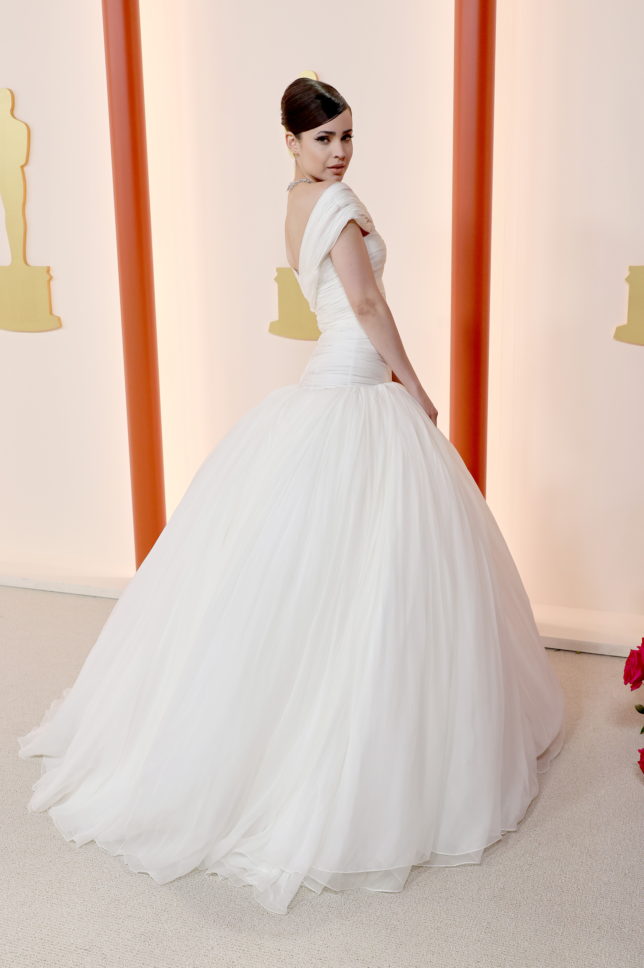 See all the red carpet looks from the 2023 Oscars 10 Sofia Carson