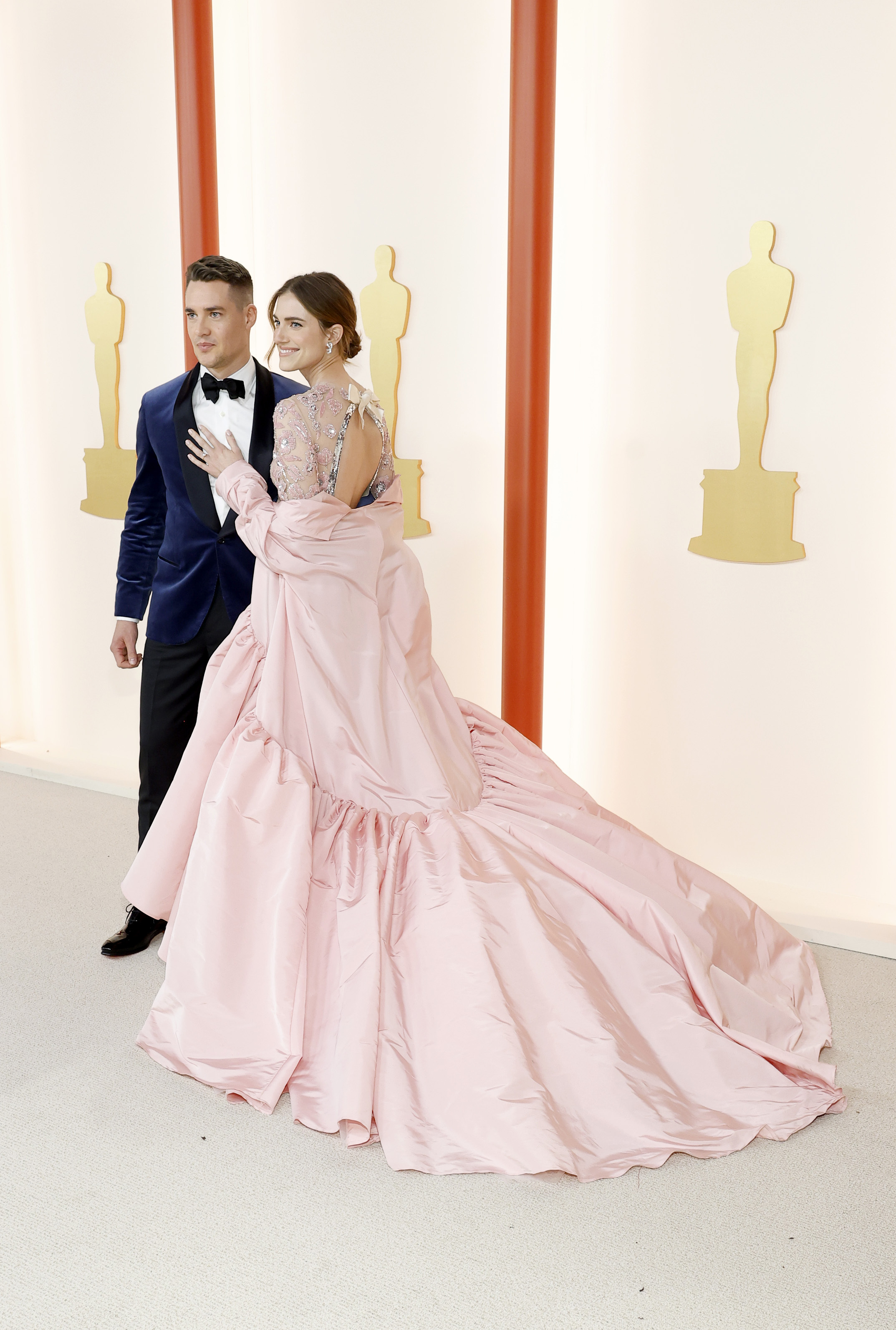 See all the red carpet looks from the 2023 Oscars 32 Alexander Dreymon and Allison Williams