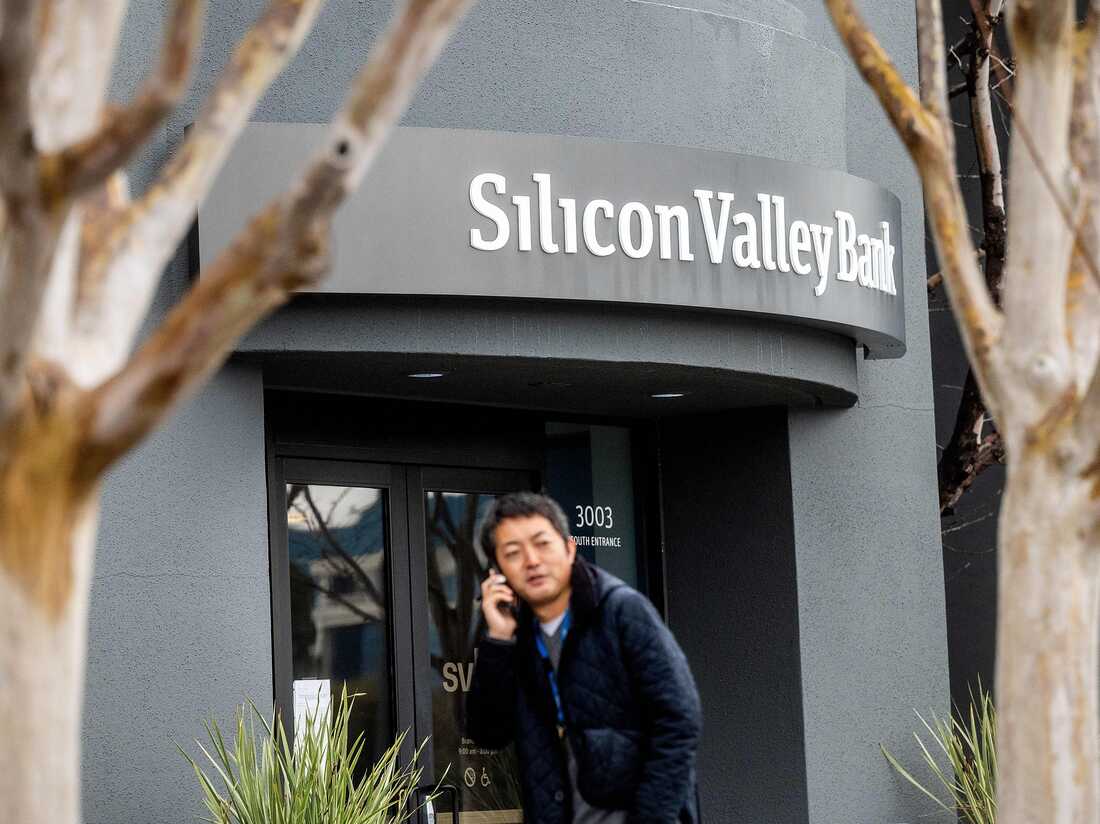 Silicon Valley Bank's collapse: How technology helped facilitate the panic  : NPR