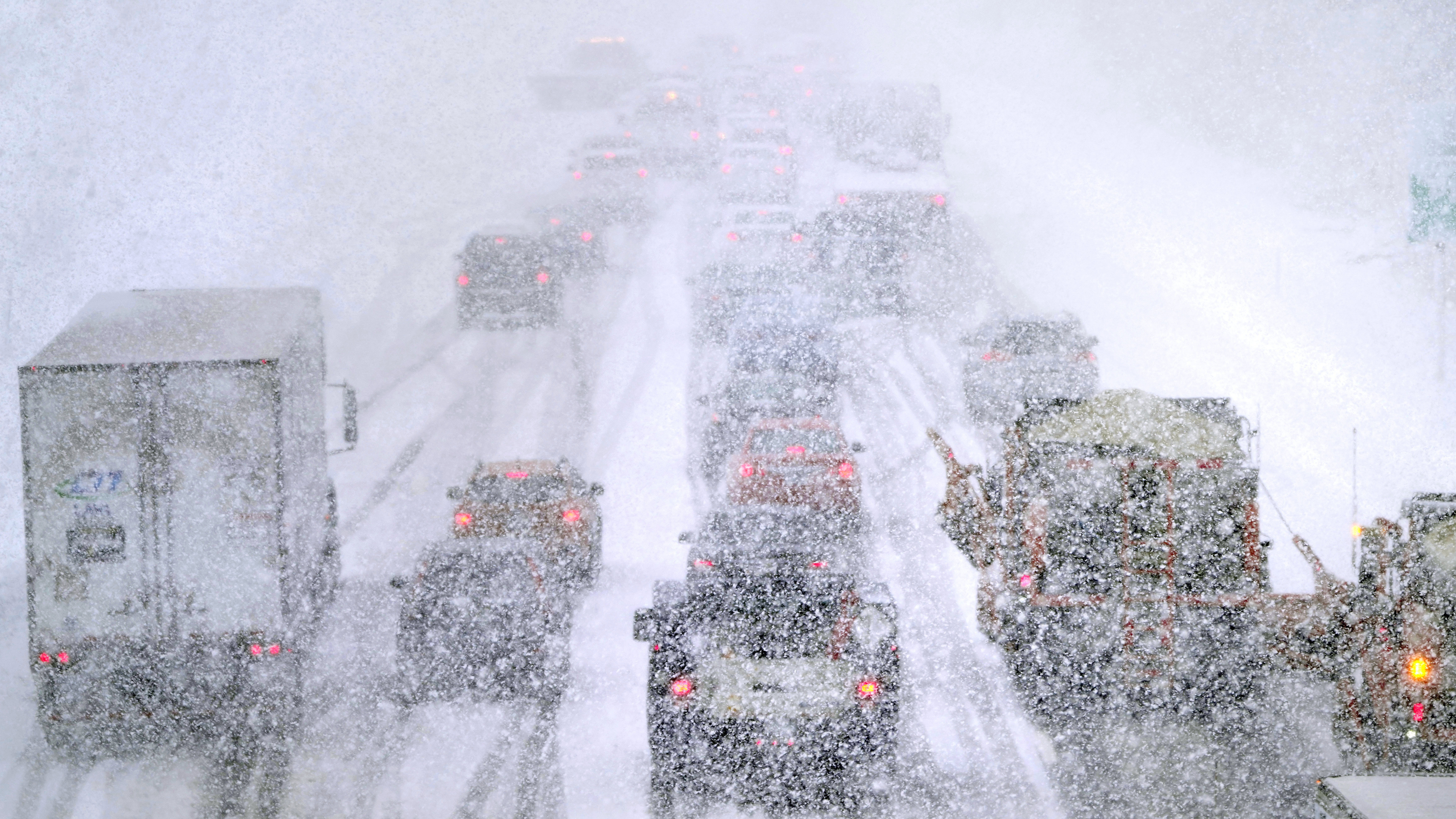 Strong Nor'easter storm knocks out power to nearly a quarter of a million customers - Vimarsana News
