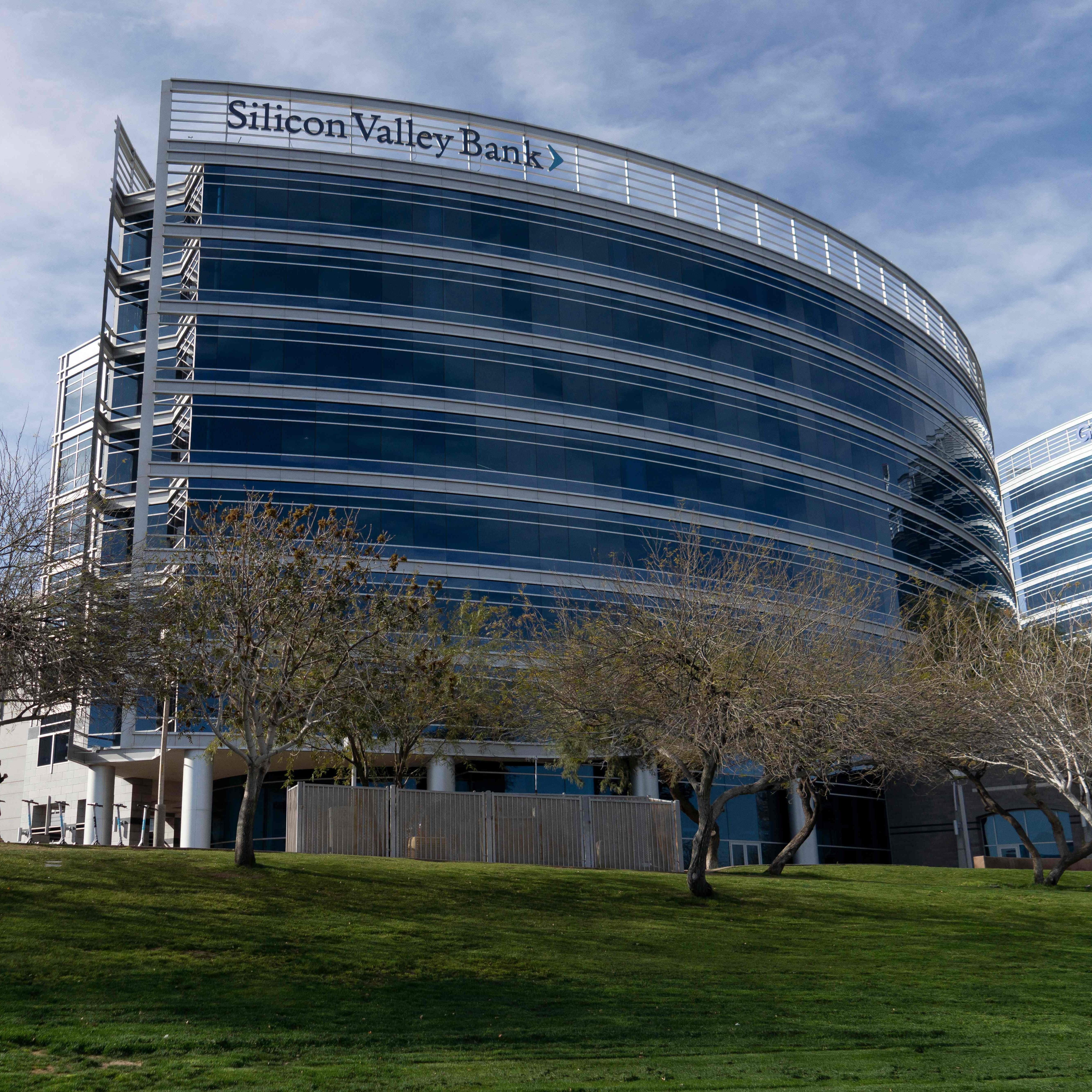 Justice Department opens probe into Silicon Valley Bank after its sudden collapse