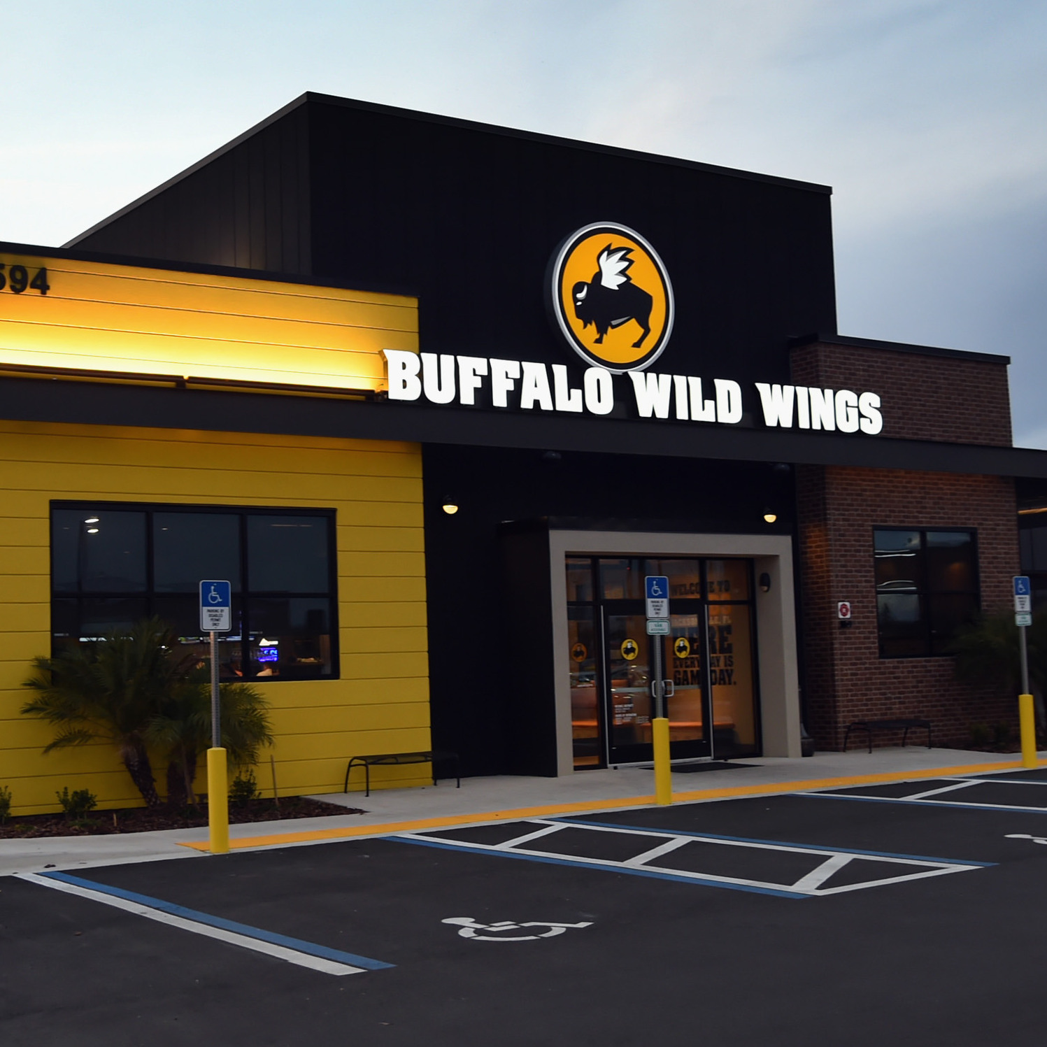 A lawsuit picks a bone with Buffalo Wild Wings: Are 'boneless wings' really wings?