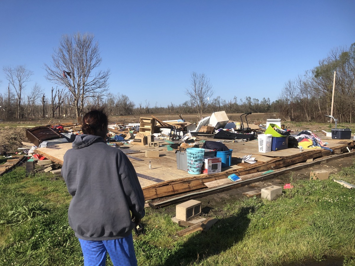 Mississippi and Alabama face a painful recovery after storms and a tornado killed 26 - bbc news - US-News - Planetnewspost