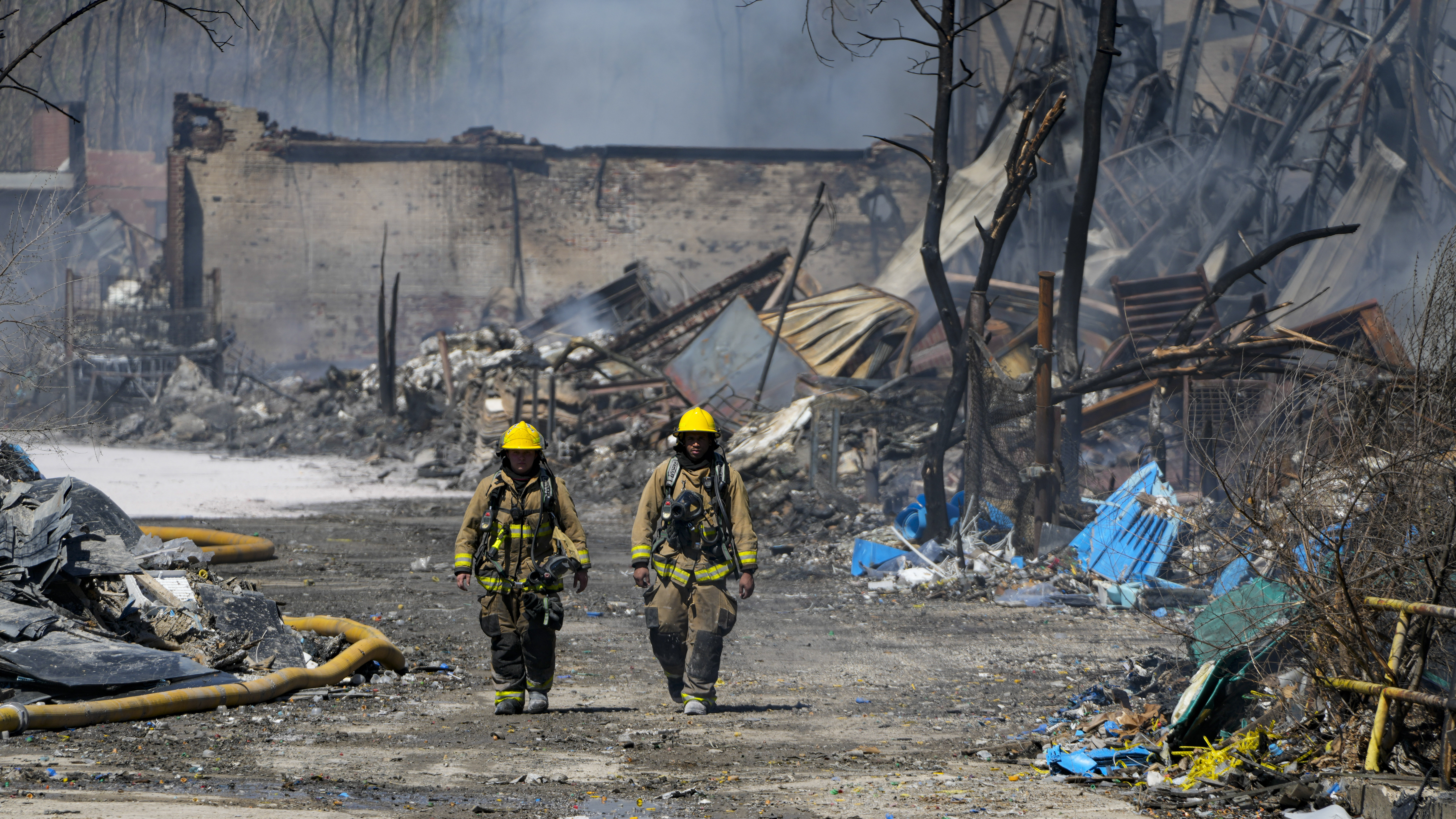Residents near Indiana warehouse fire may have asbestos on their property, EPA says