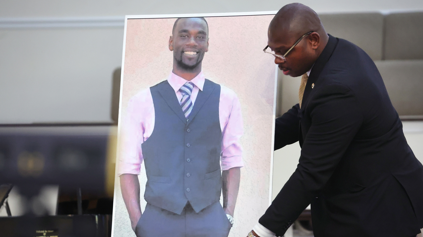 Tyre Nichols' family will sue Memphis and police for his beating death : NPR - Vimarsana News