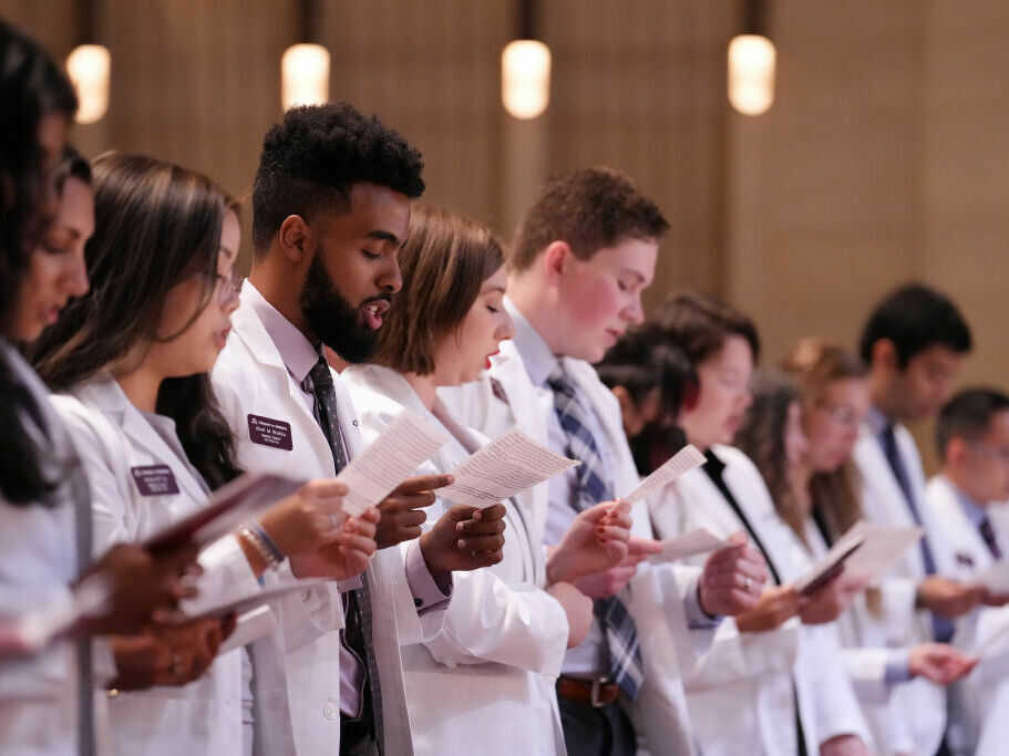 Black and Hispanic pre-med students face extra barriers to medical school :  Shots - Health News : NPR