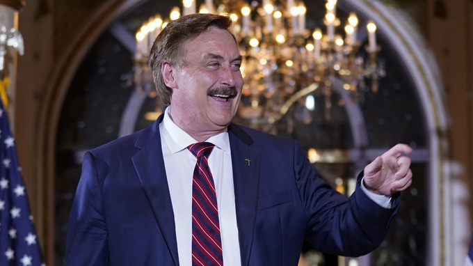 MyPillow CEO Mike Lindell arrives at Trump