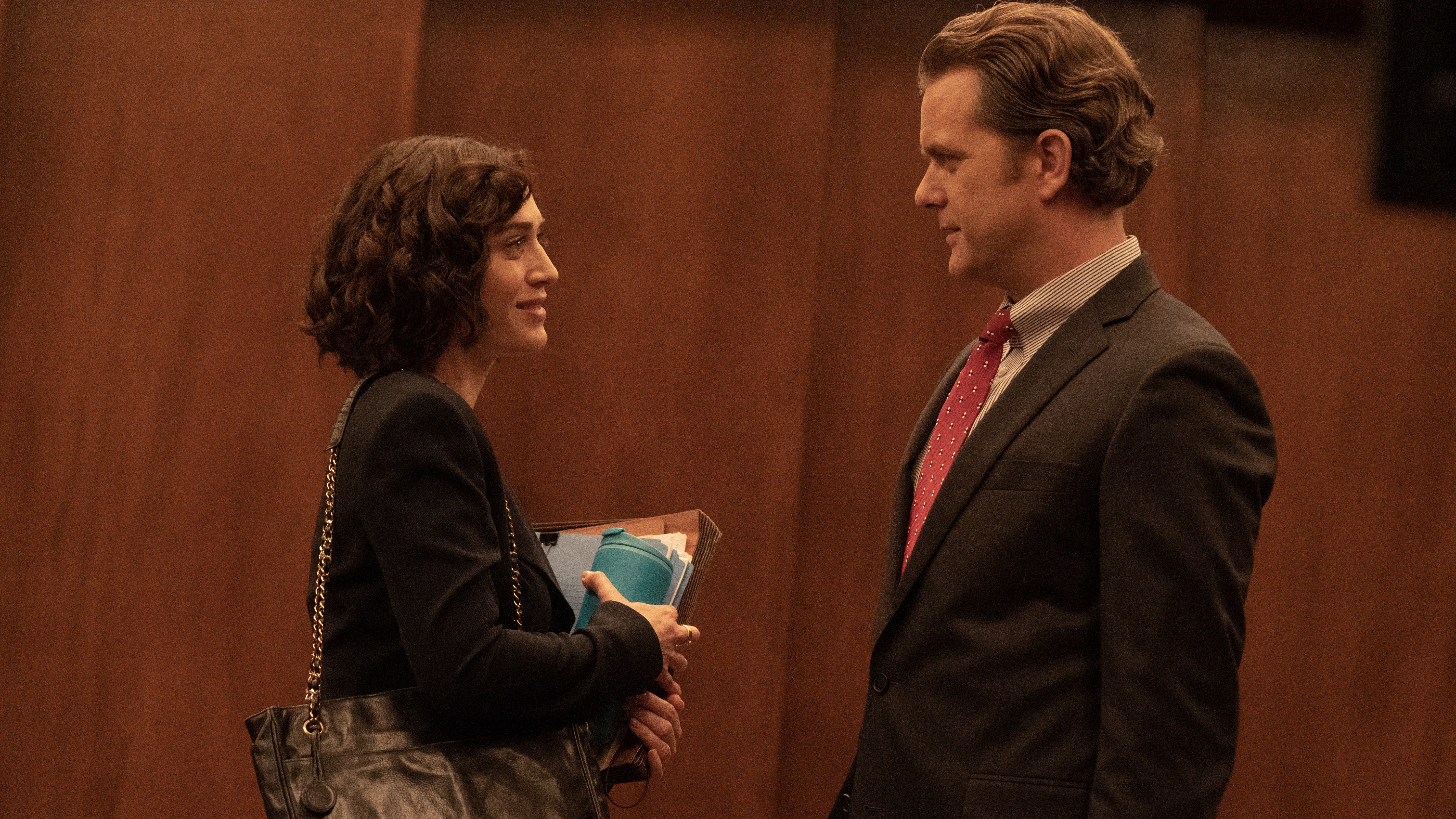 Lizzy Caplan as Alex Forrest and Joshua Jackson as Dan Gallagher in Fatal Attraction.