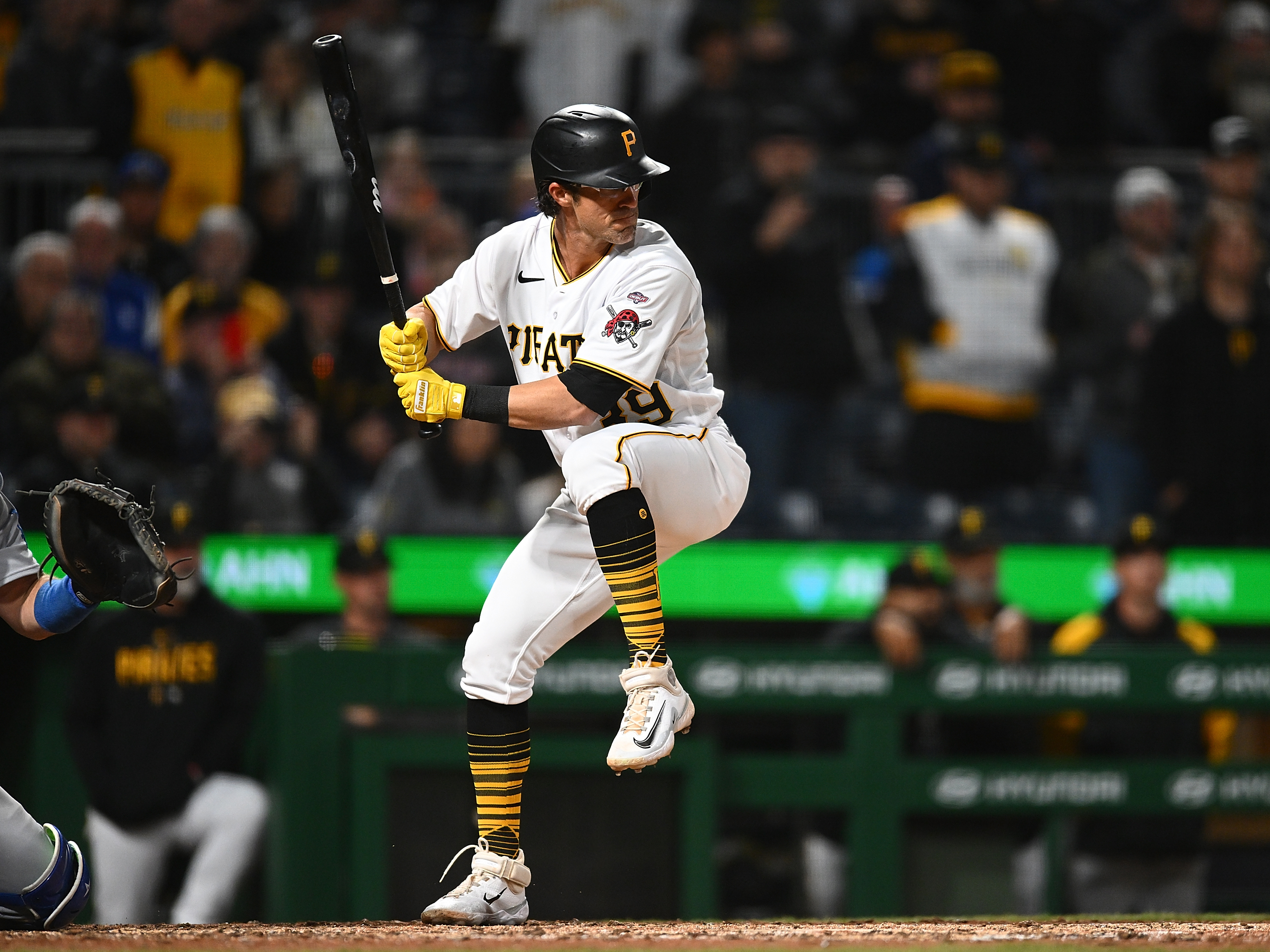 He played more than 1,100 minor league games, and finally made an emotional MLB debut - Vimarsana News