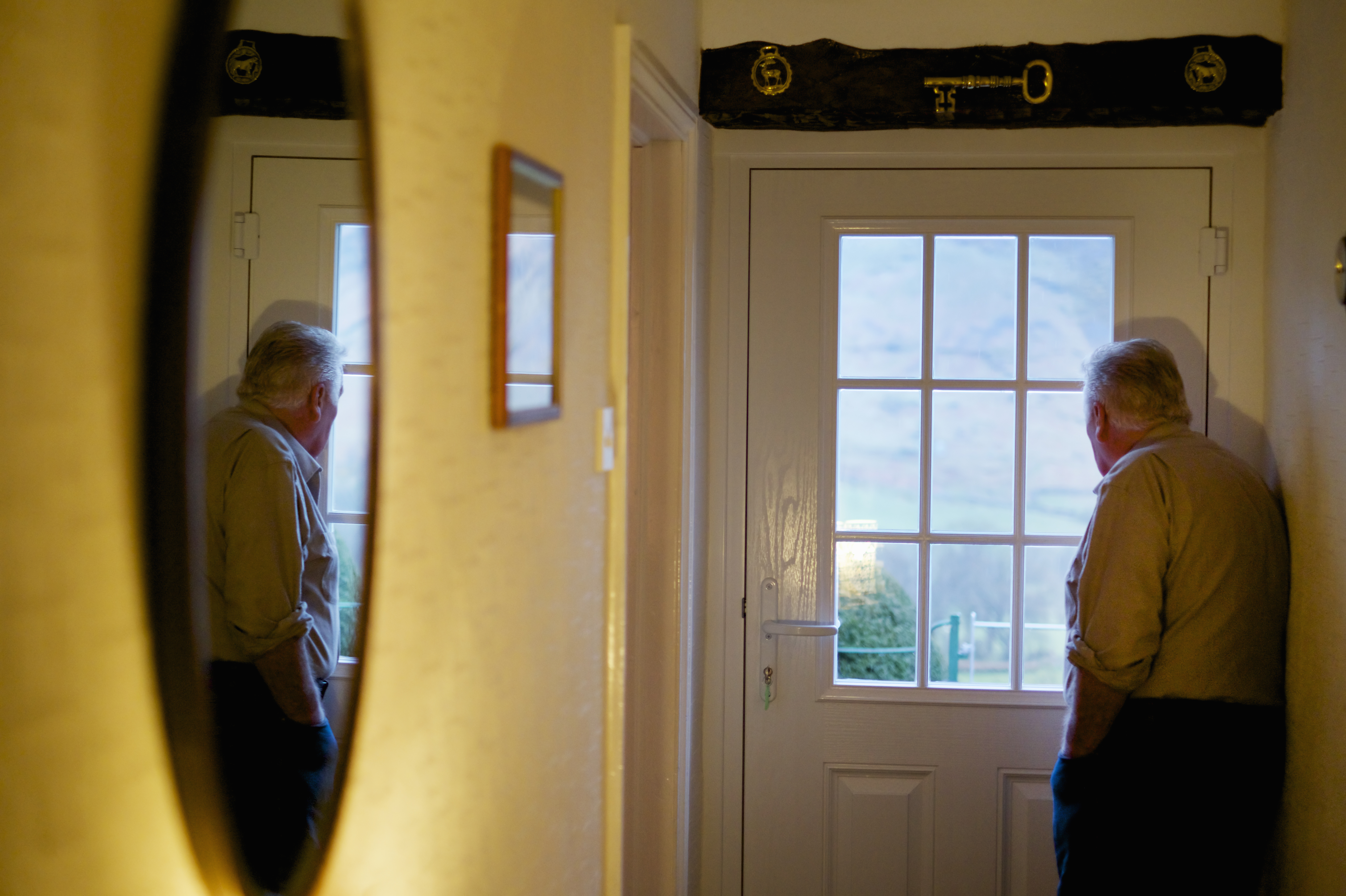 A new advisory outlines how a national strategy could tackle the problem of loneliness in the United States. (Getty Images)